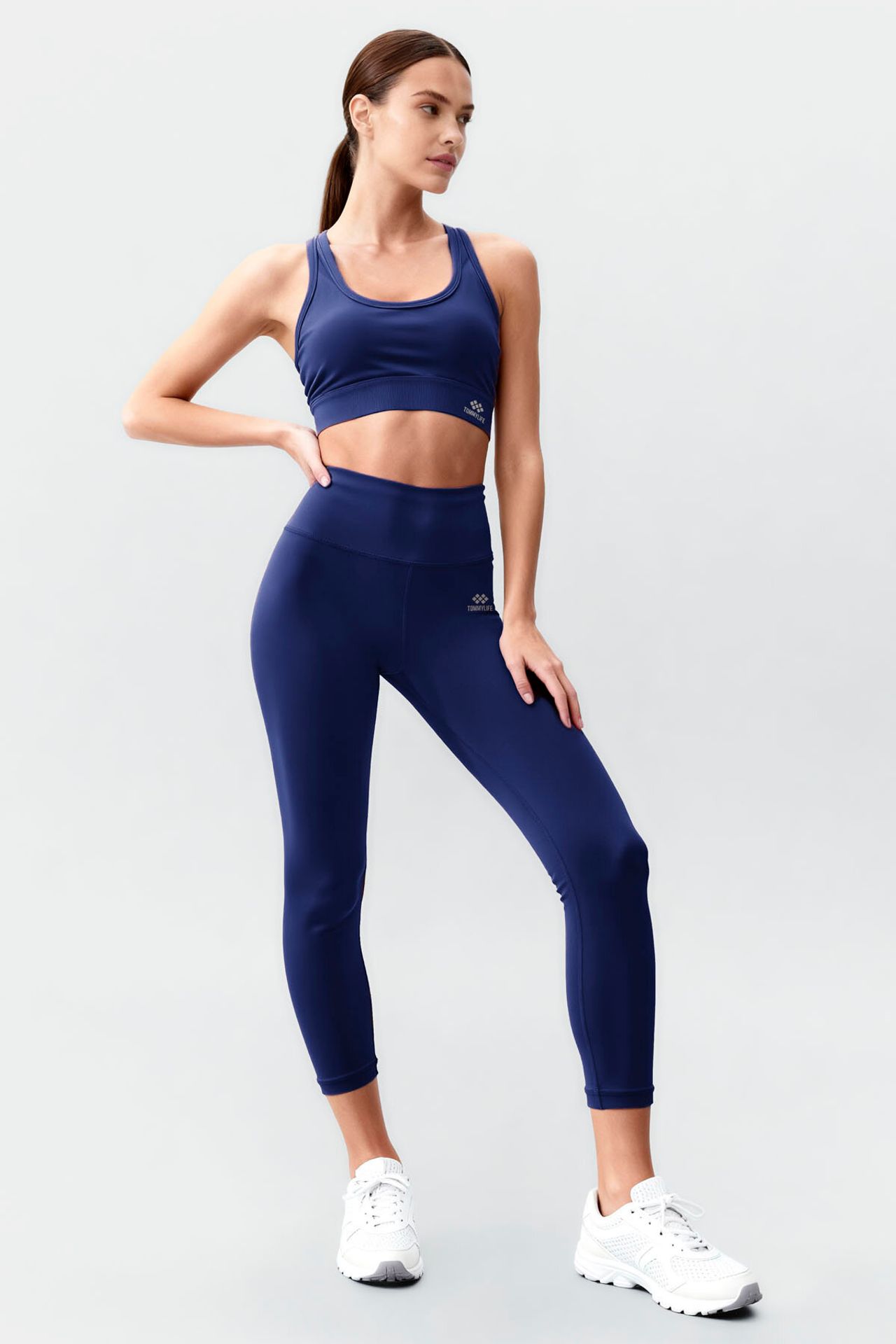 TOMMY Sleeveless Athletic Set With Leggings 2