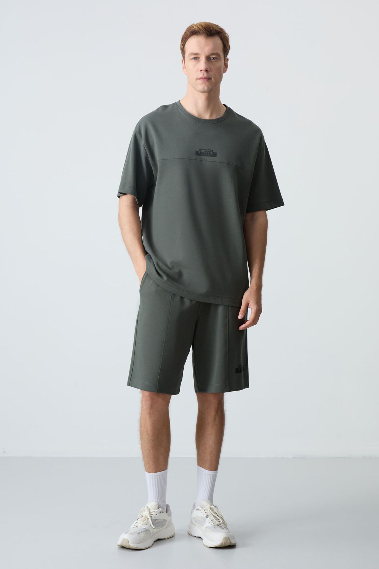 TOMMY Men's Oversized T-Shirt And Shorts Set 4