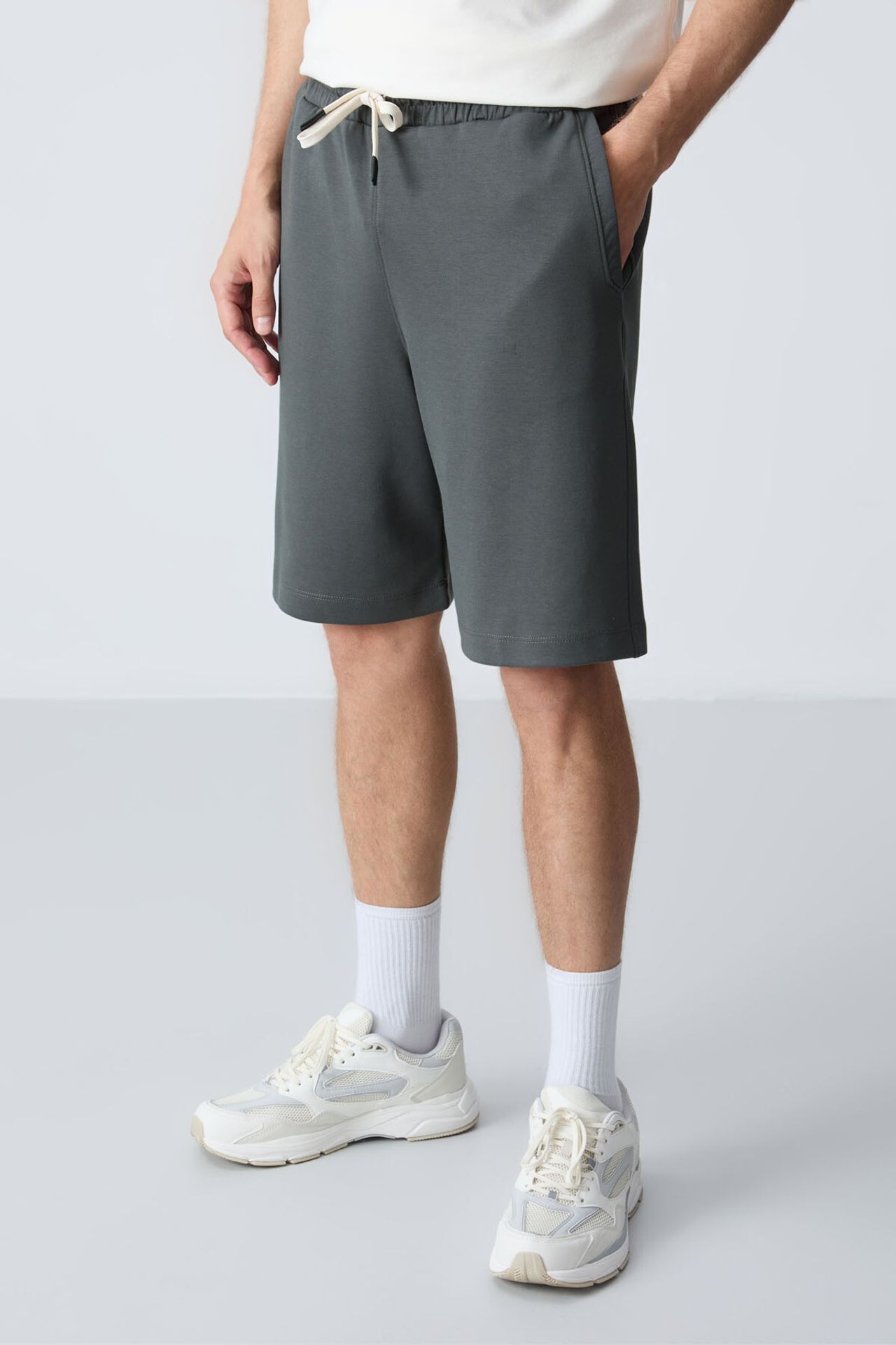 TOMMY Men's Cotton-Blend Sweat Shorts 3