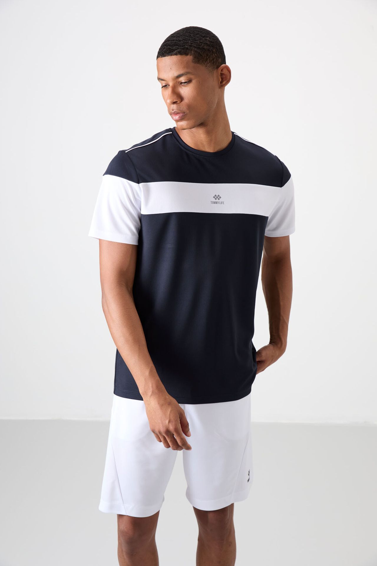 TOMMY Men's Color Block Crew Neck T-Shirt 1