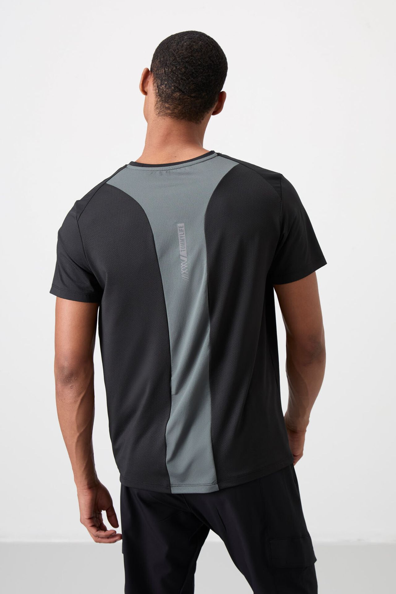 TOMMY Men's Logo Patch Short-Sleeve T-Shirt 6