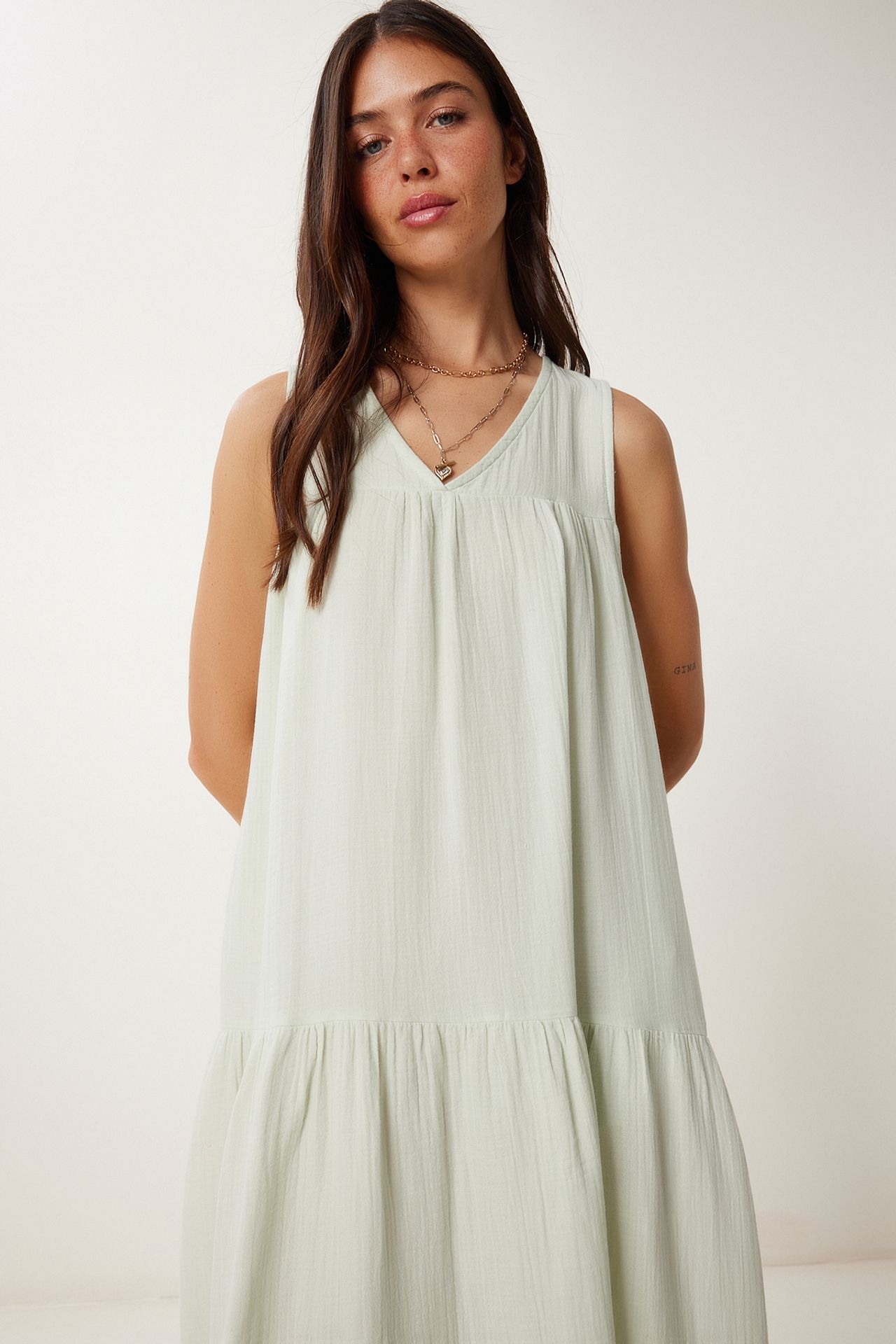 ISTANBUL Frilly V-Neck Midi Dress 4