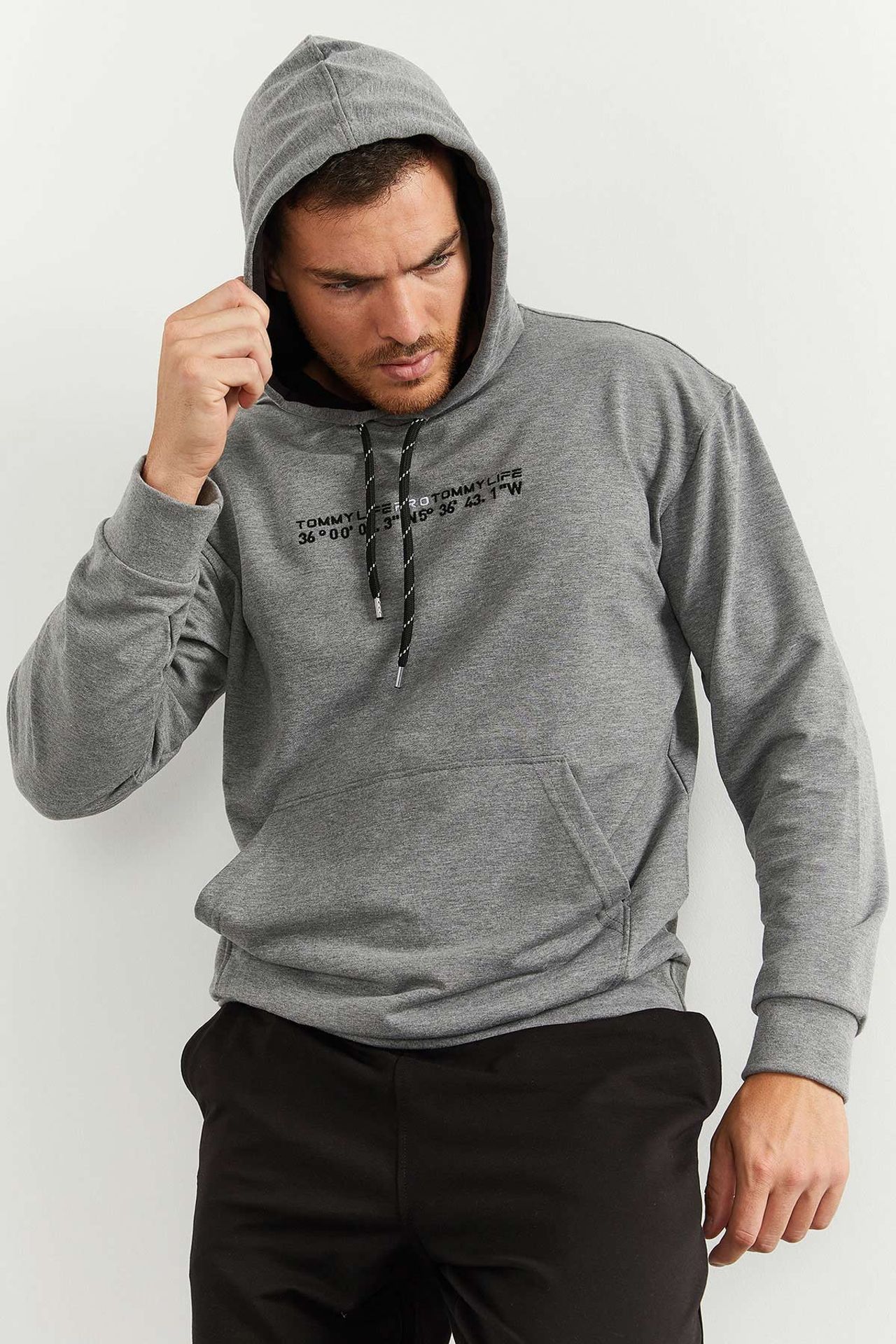 TOMMY Oversized Hooded Sweatshirt And Pants Set 4