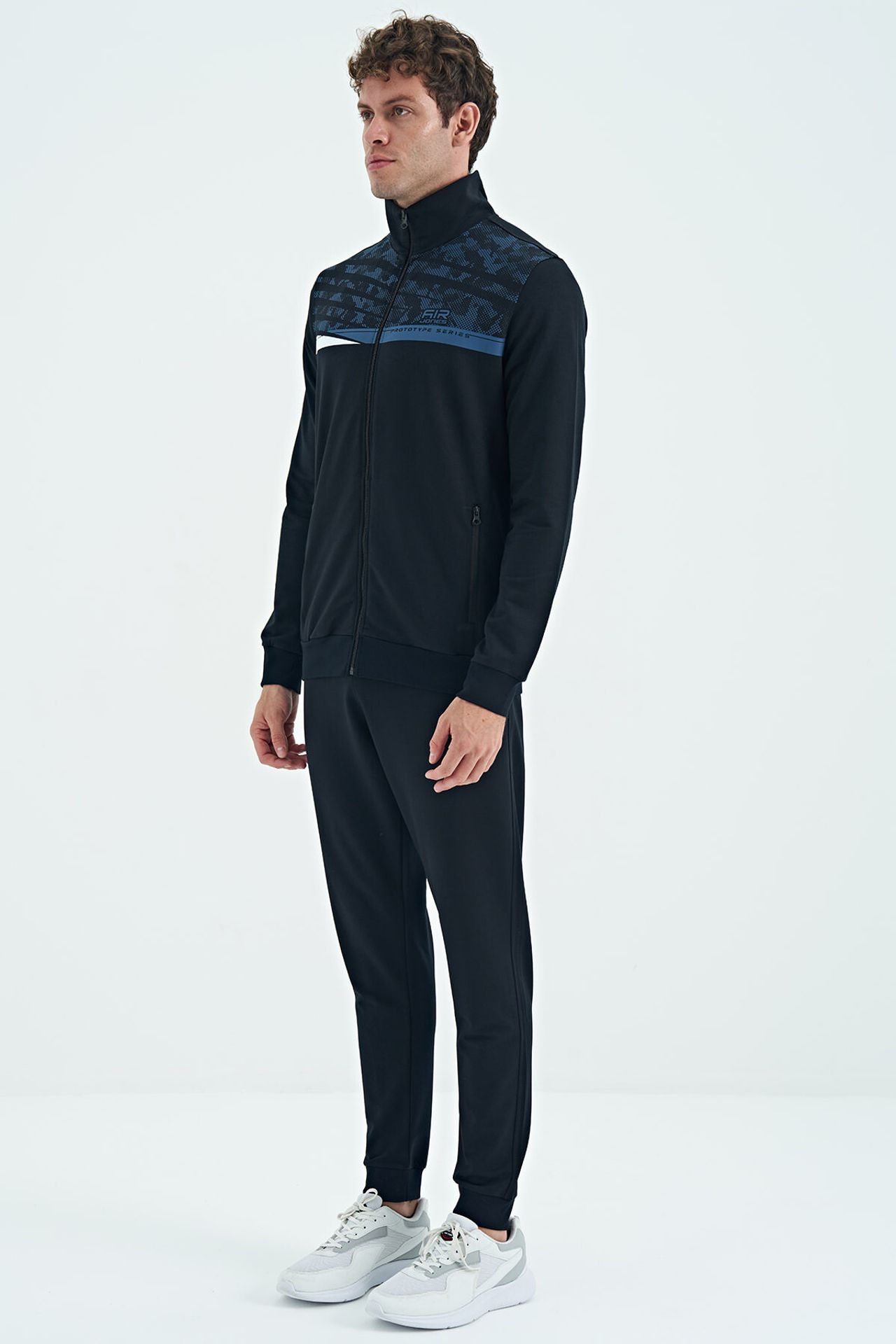 TOMMY Printed Zip-Collar Sweatshirt And Pants Set 2