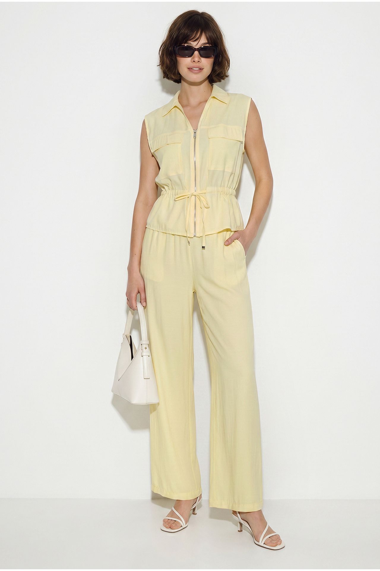 LUCCI Smart Casual Two-Piece Co-Ord Set With Vest And Wide Leg Pants 2