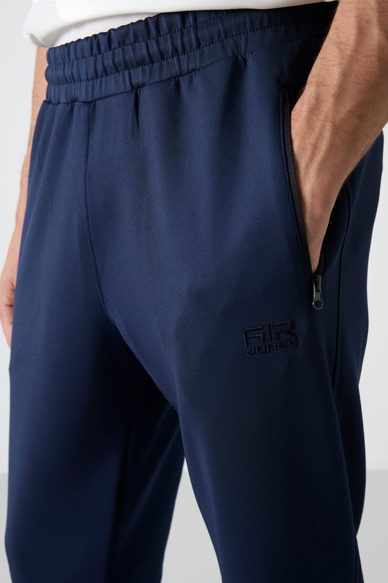 TOMMY Men's Solid Jogger Sweatpants 3