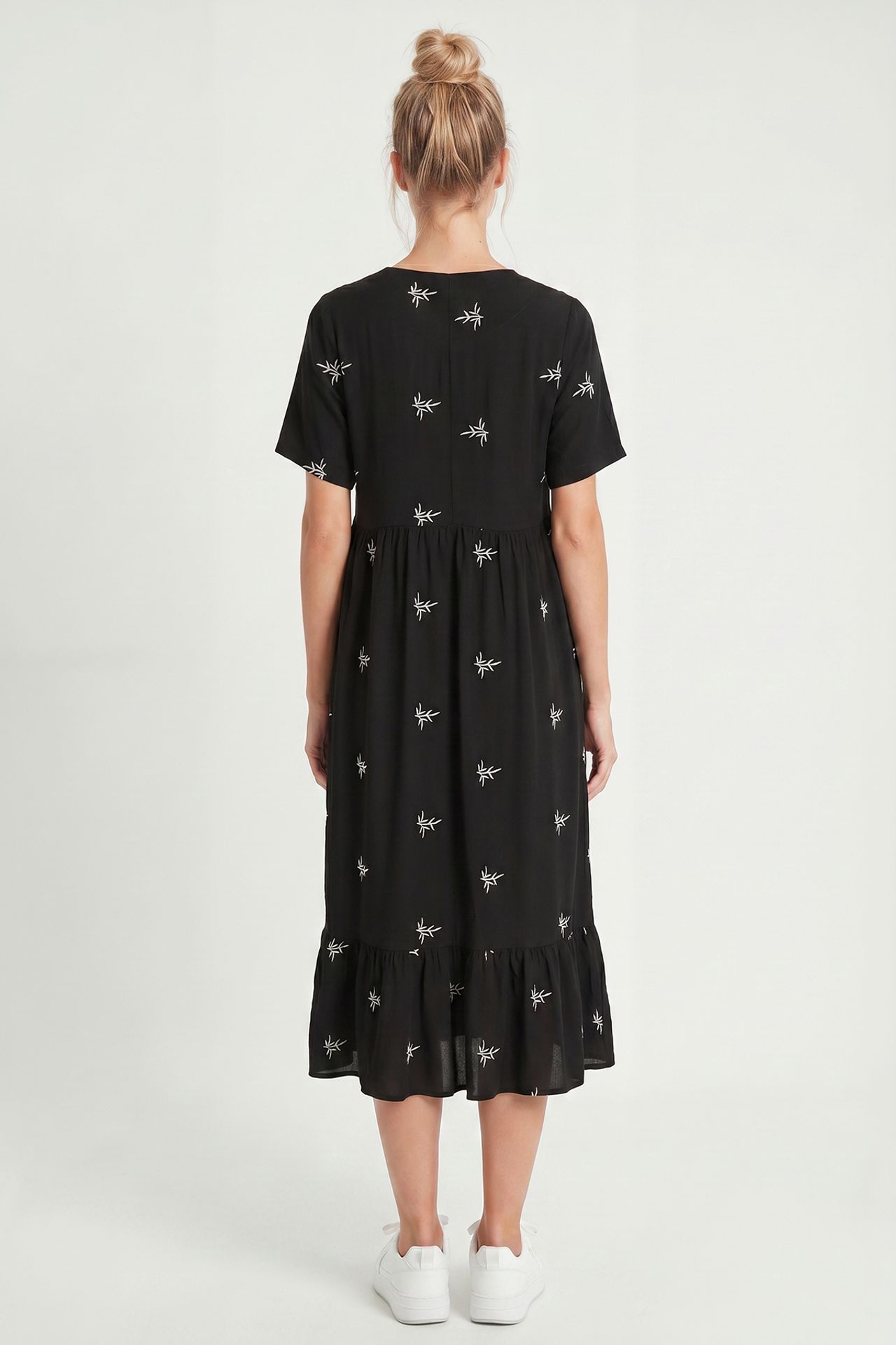 ISTANBUL Embroidered V-Neck Midi Dress 6