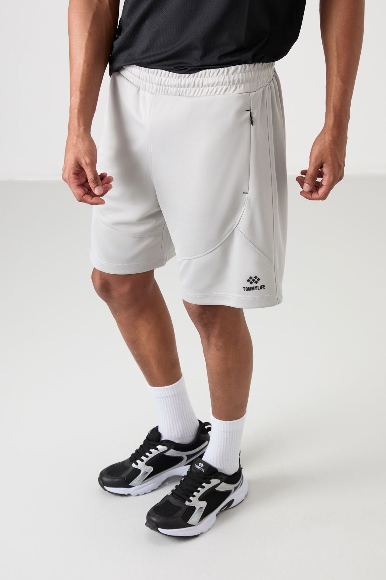 TOMMY Men's Solid Knit Sweat Shorts 2
