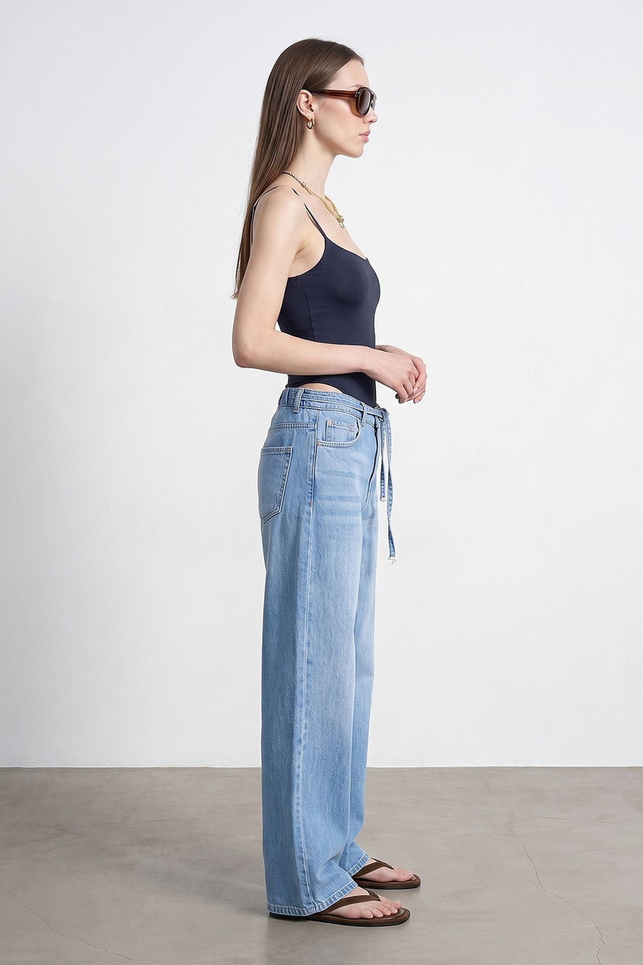 DILVIN Sleeveless Square-neck Nylon Bodysuit