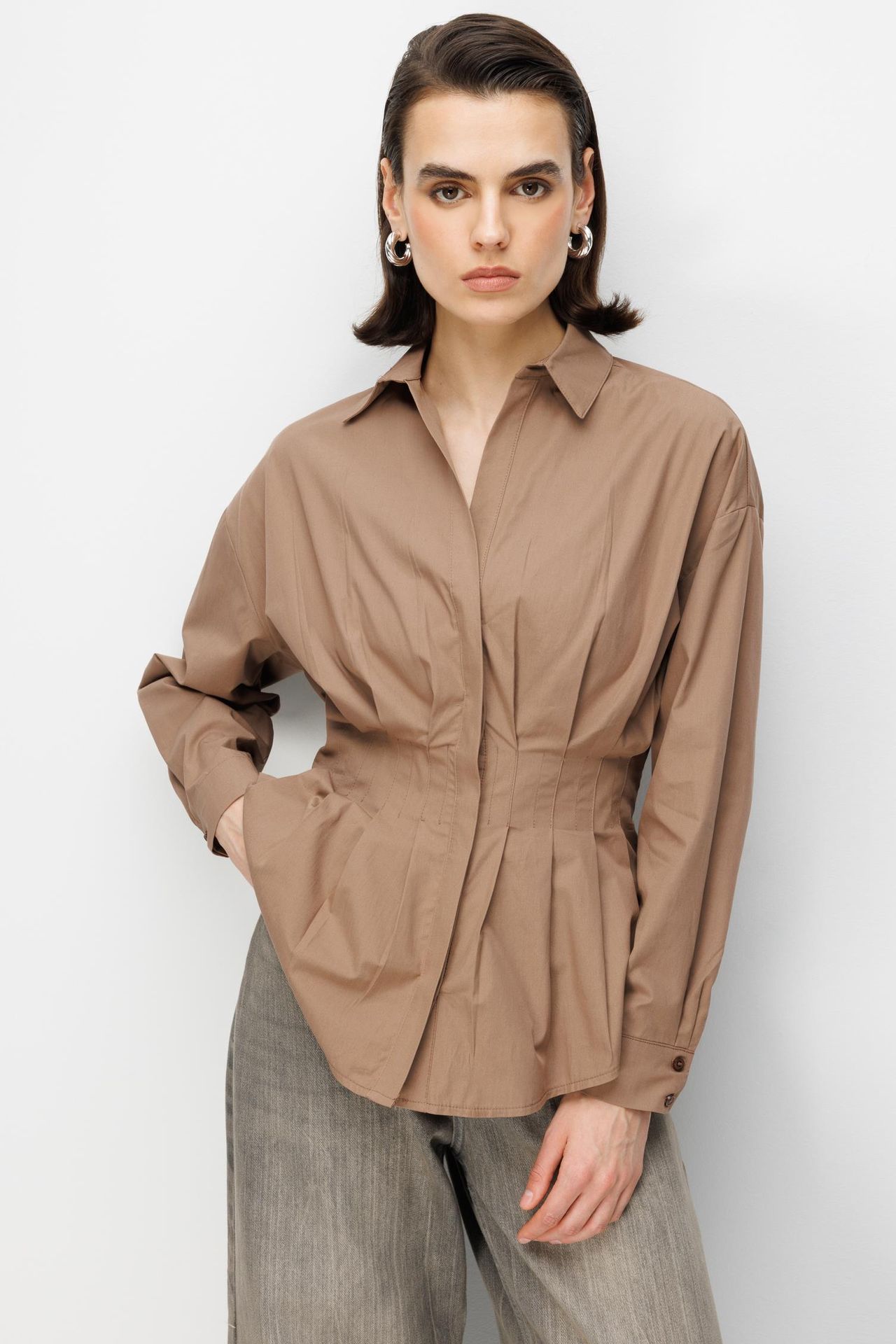 MIXRAY Fitted Long Sleeve Poplin Shirt with Button Closure 1