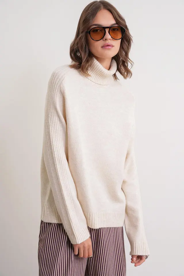 Mixray Loose Fit Turtleneck Knit Sweater