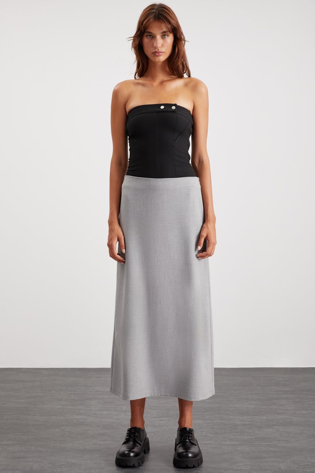 ETHIQUET Simple A-Line Midi Skirt 2