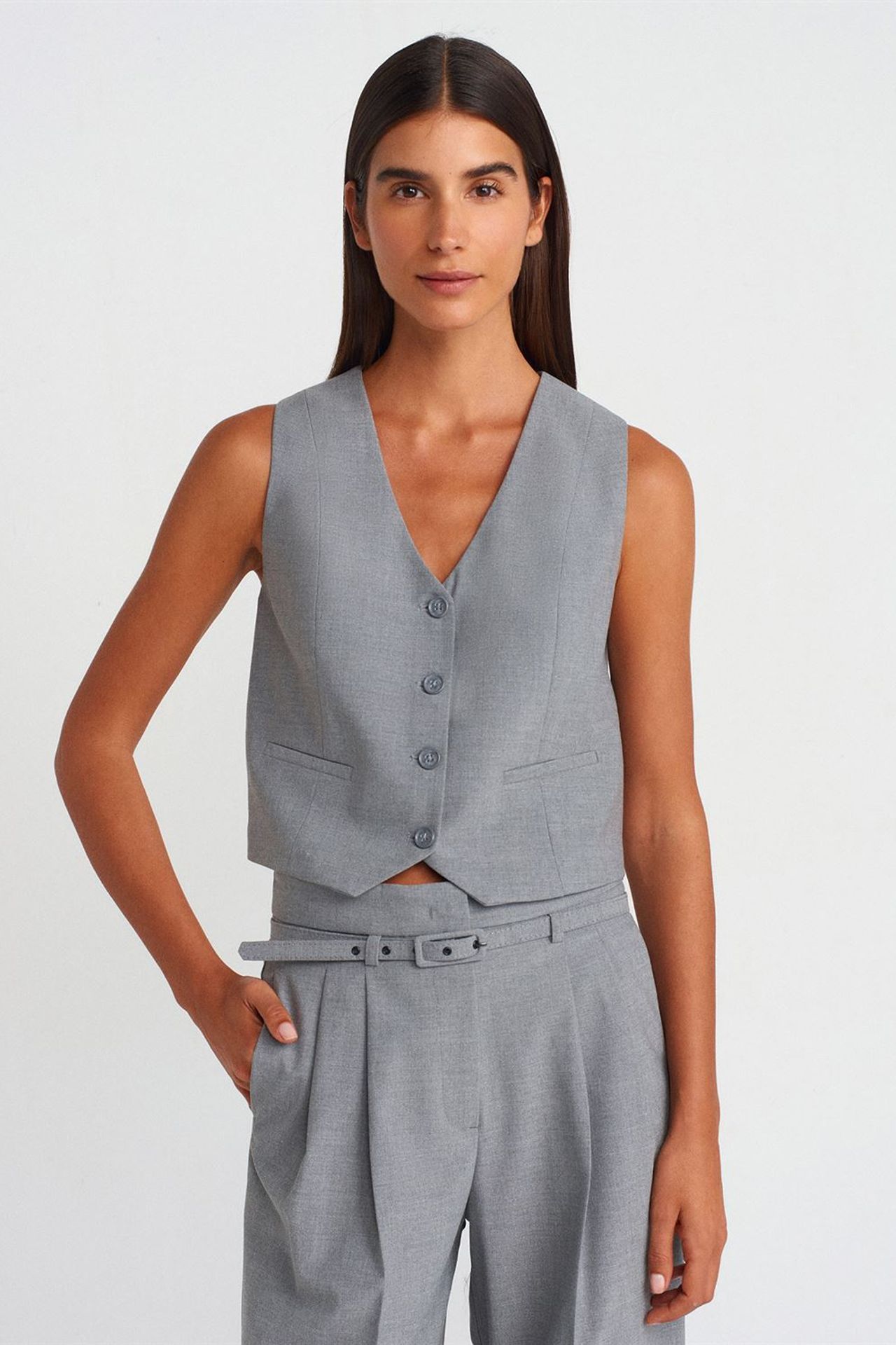 DILVIN Crop Crepe Waistcoat With Button Closure 4
