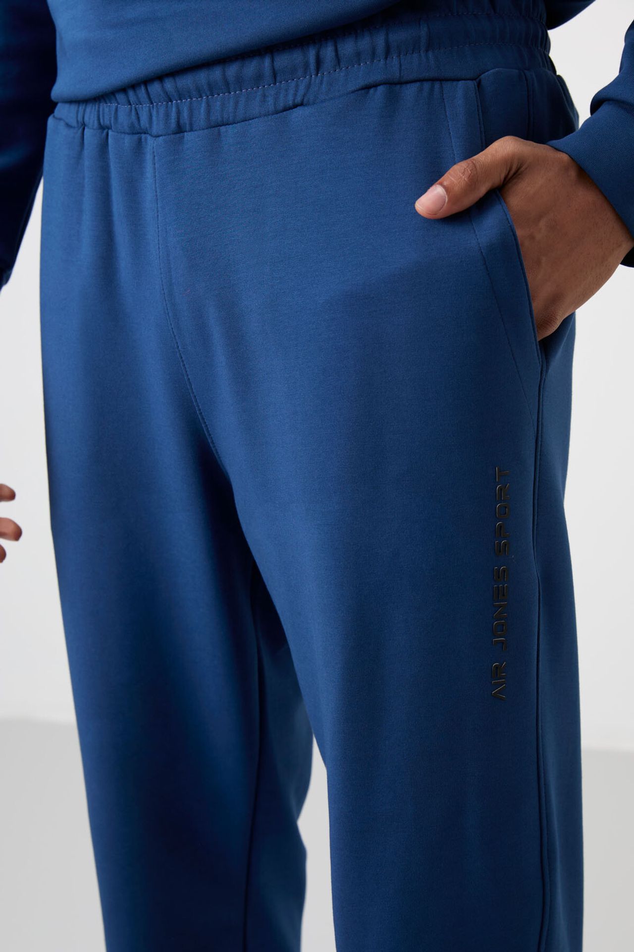 TOMMY Printed Fleece Sweatshirt And Pants Set 6