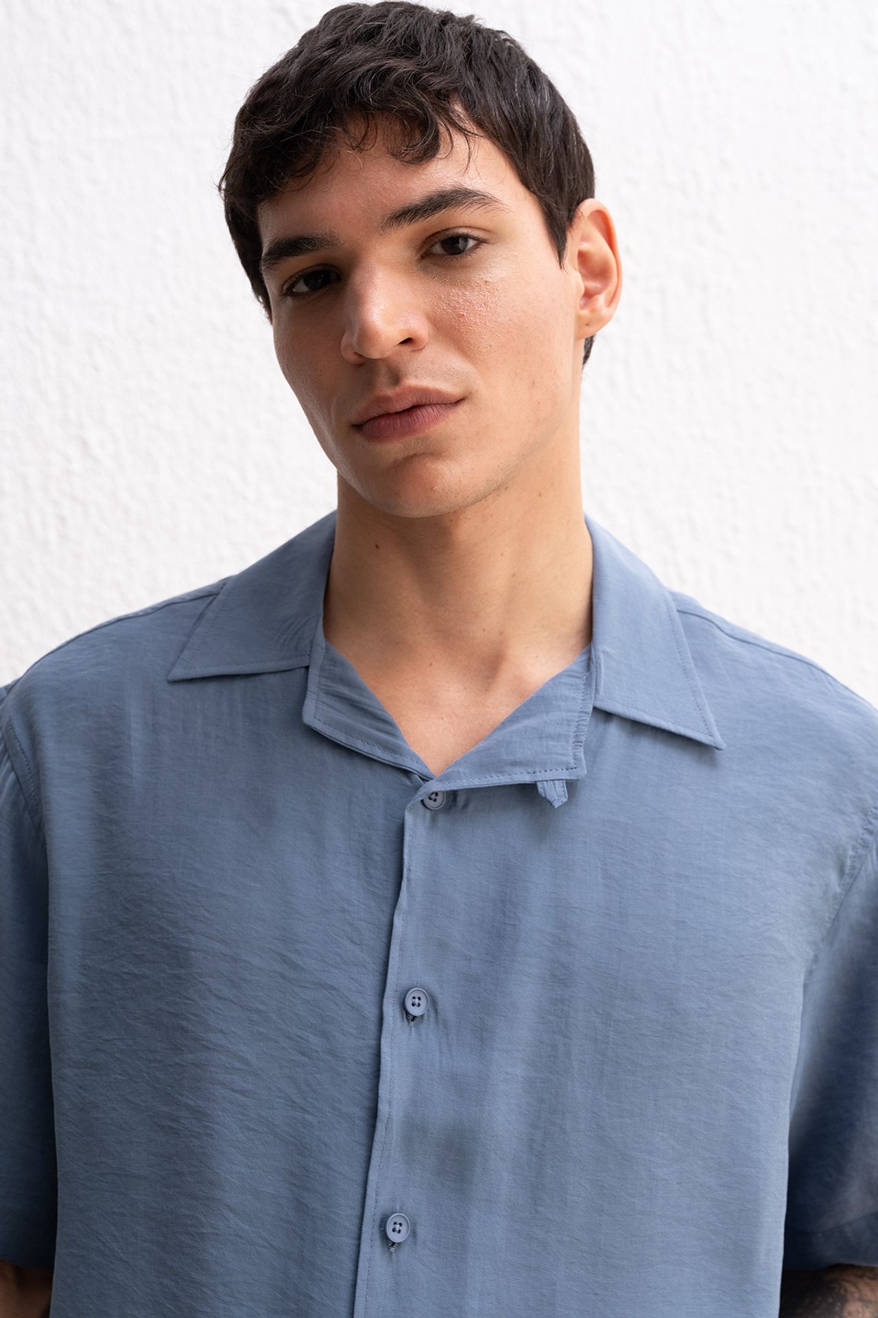 GIESTO Men's Relaxed Fit Crepe Tie-Detail Shirt 4