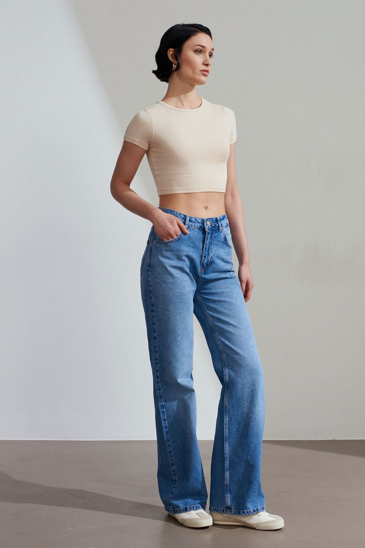 DILVIN Kadın Crop Slim Fit Bisiklet Yaka Tişört 4