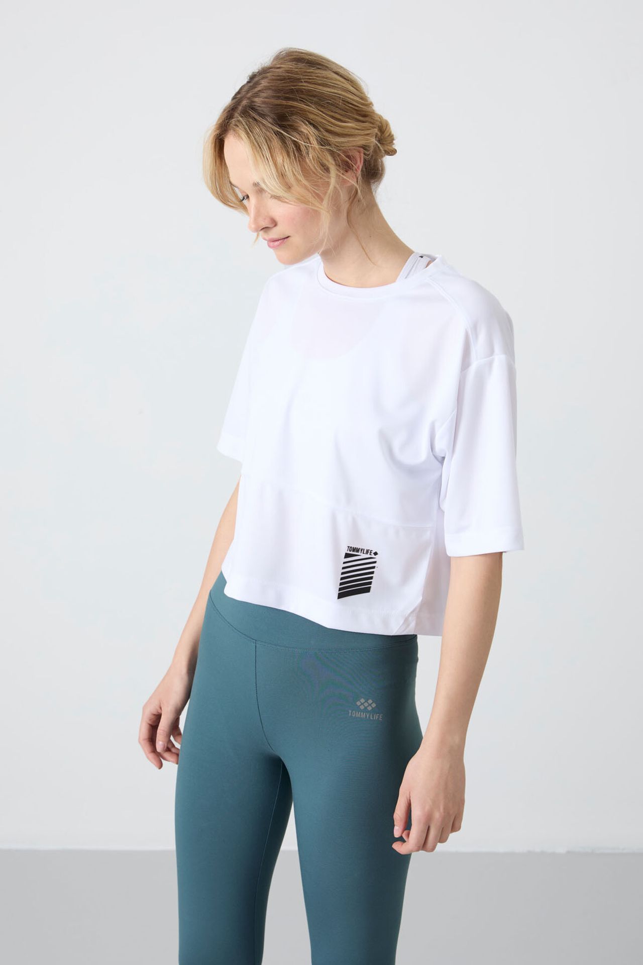 TOMMY Oversized Crew Neck T-Shirt With Pocket 3
