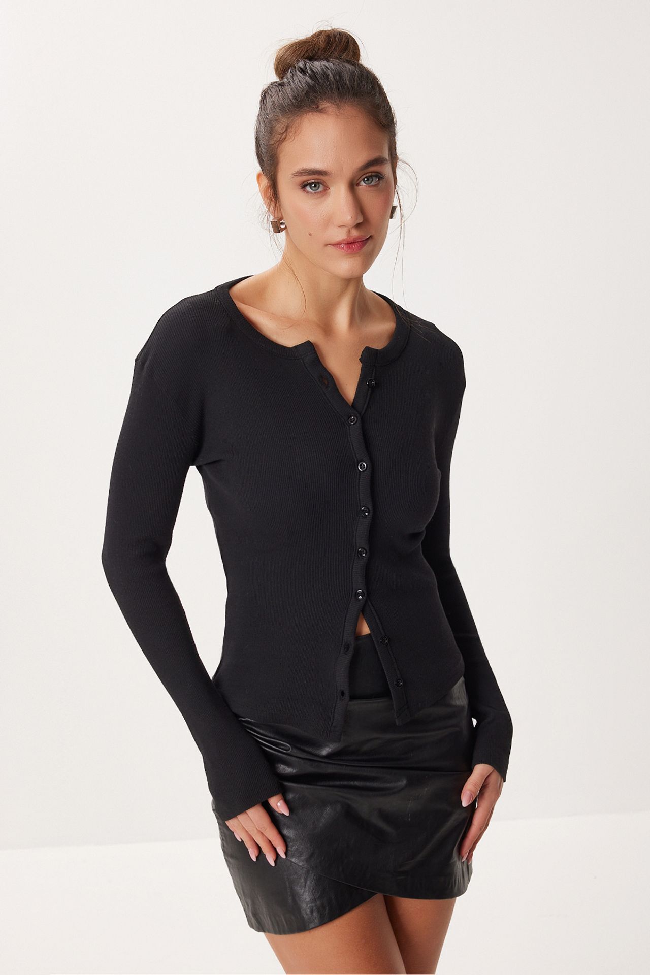 ISTANBUL Slim Fit Ribbed Knit Cardigan 3