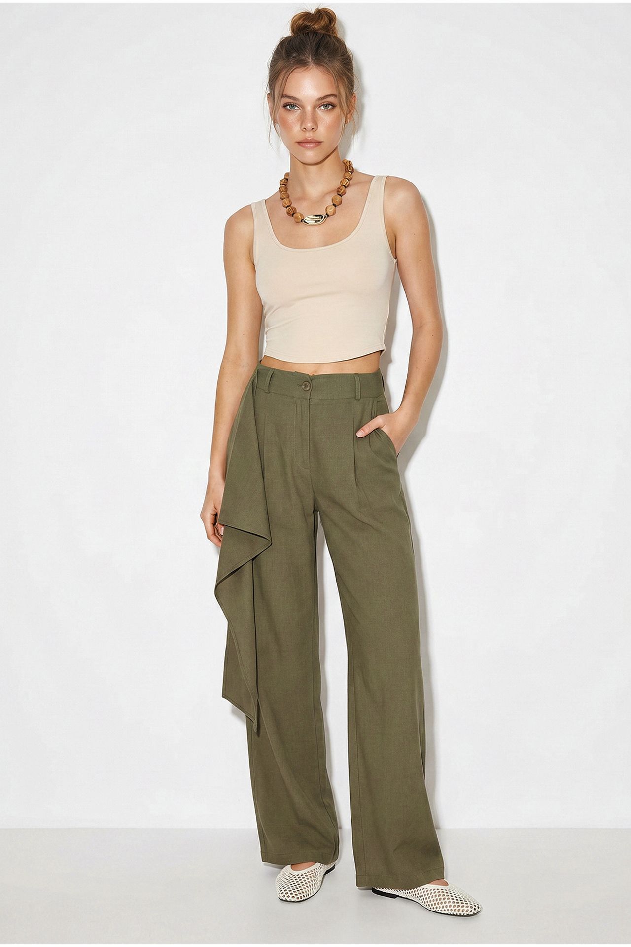 LUCCI High-Waist Wide-Leg Crepe Trousers 4