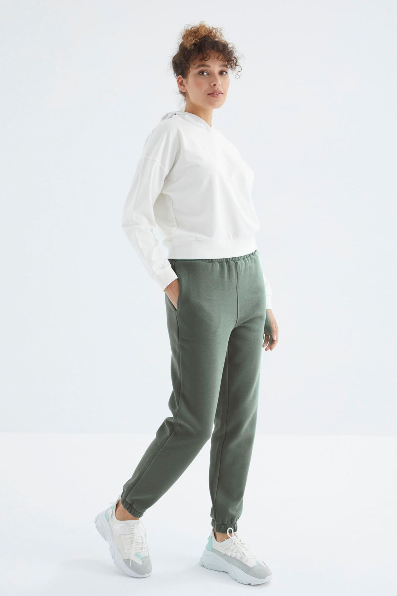TOMMY Women's High-Waist Fleece Jogger Sweatpants 3