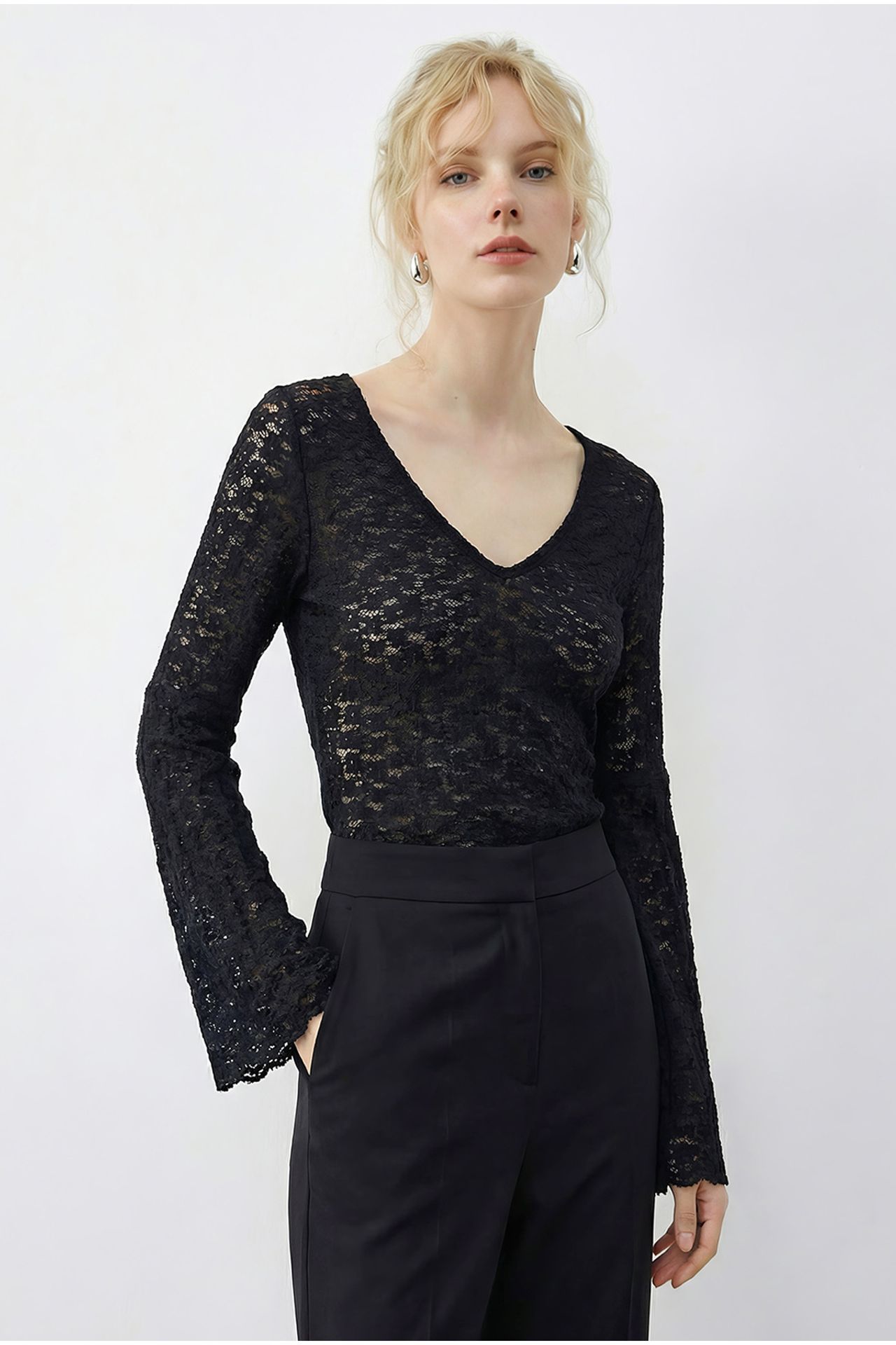 LUCCI Women's V-Neck Lace Blouse 4