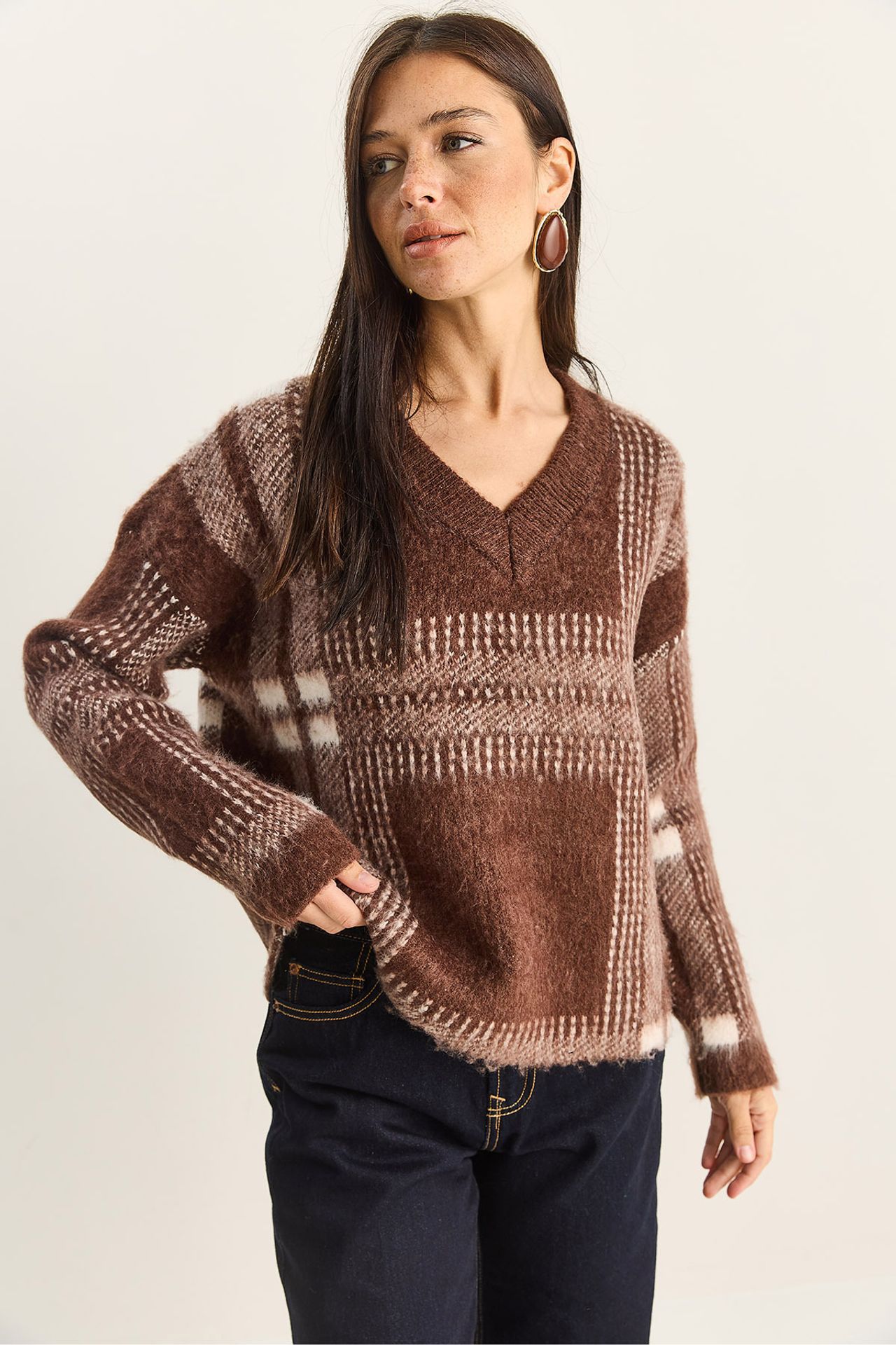 LUCCI Plaid V-Neck Long Sleeve Knit Sweater 3