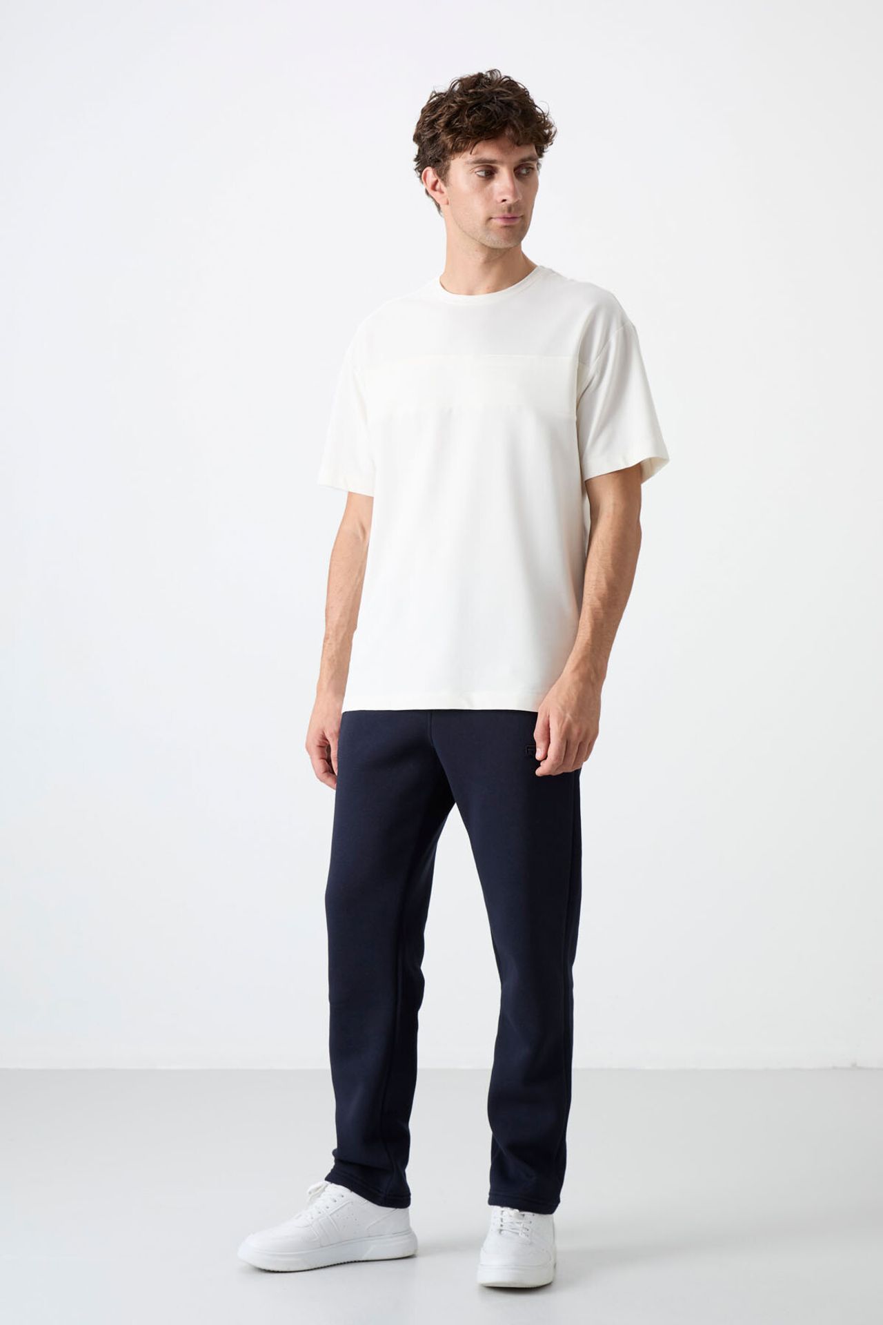 TOMMY Men's Regular Fit Fleece Sweatpants 1