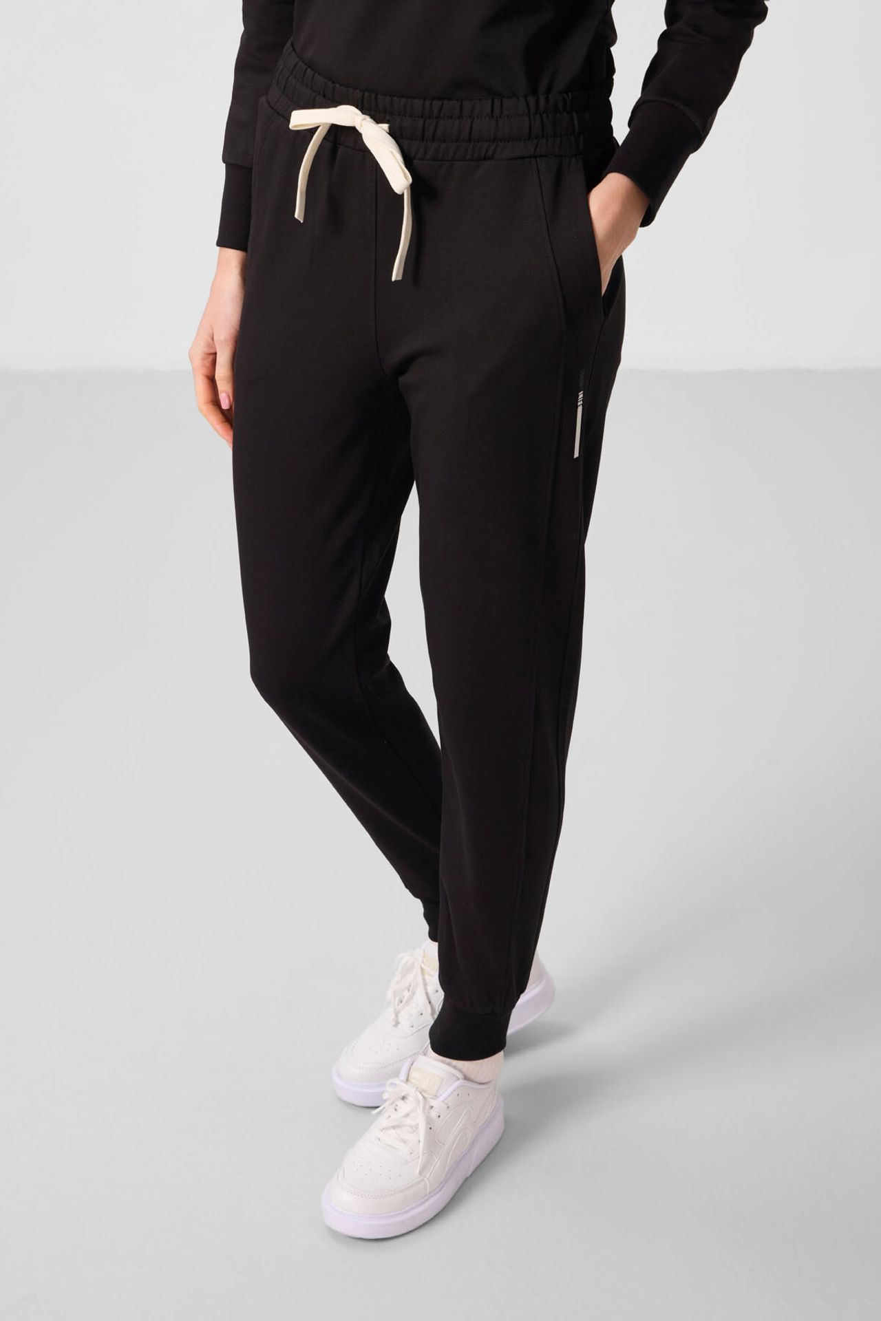 TOMMY Oversized Hooded Sweatshirt And Pants Set 6