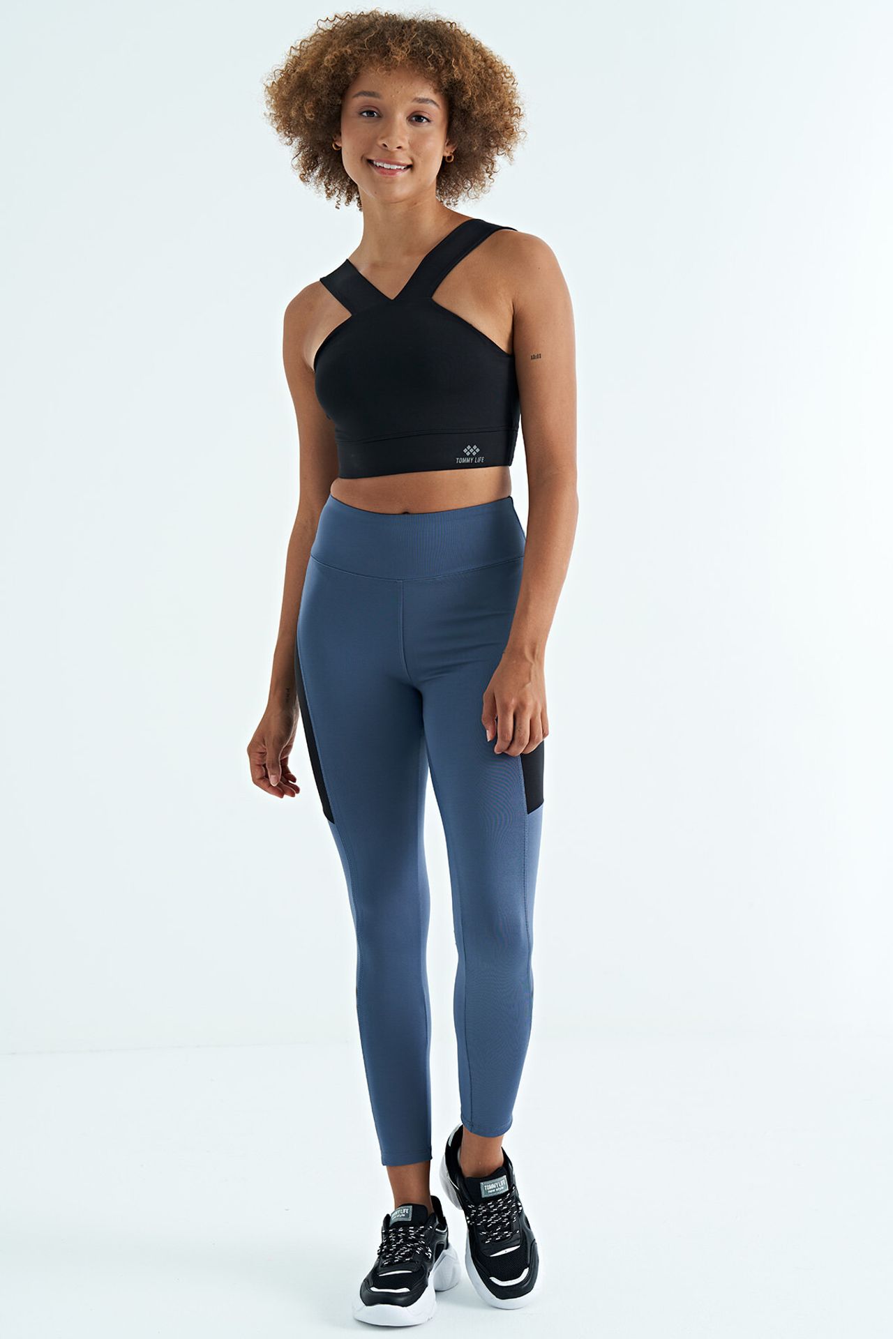 TOMMY Women's Cropped Sleeveless V-neck Sports Top 4