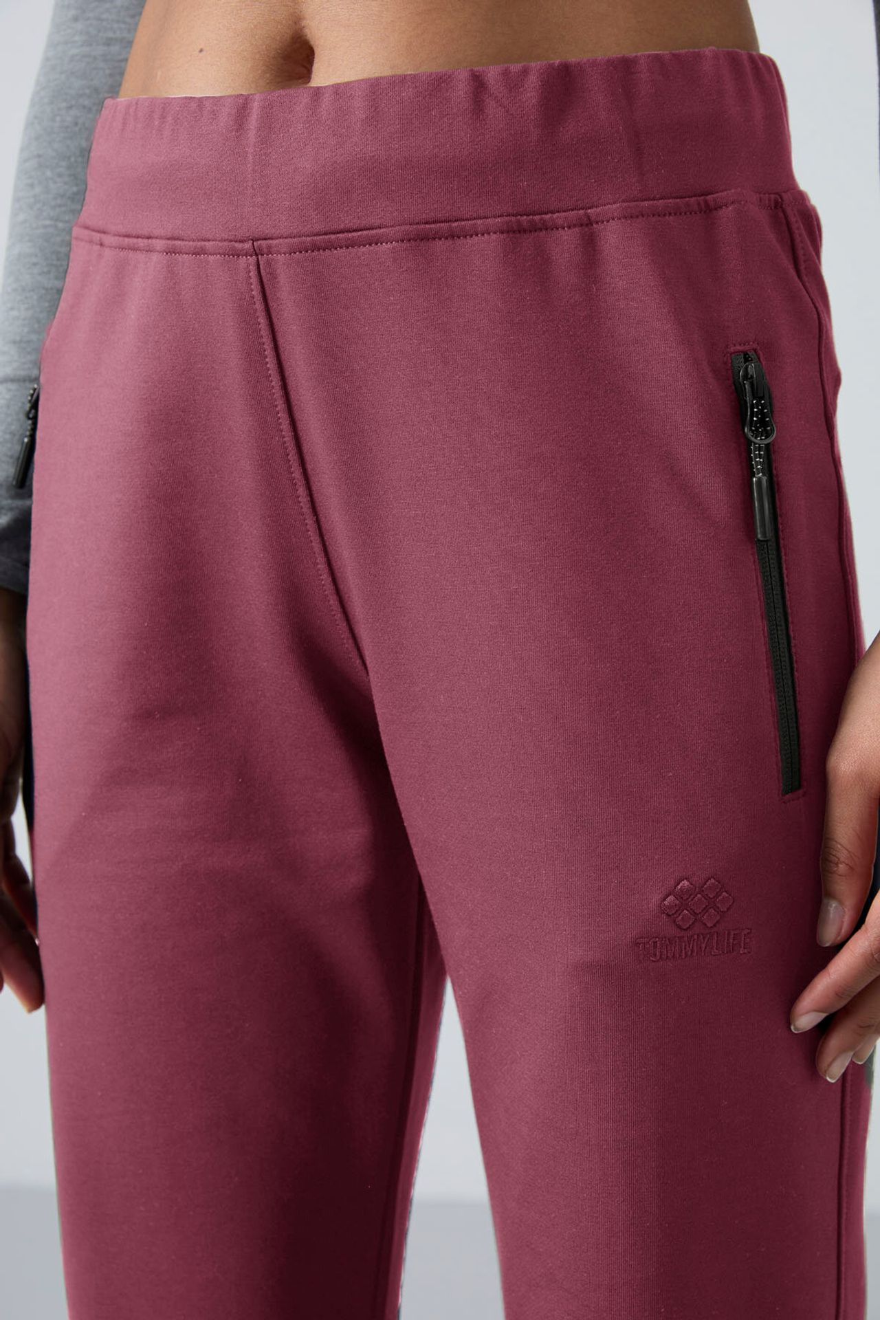 TOMMY Women's Straight-leg Fleece Sweatpants 2