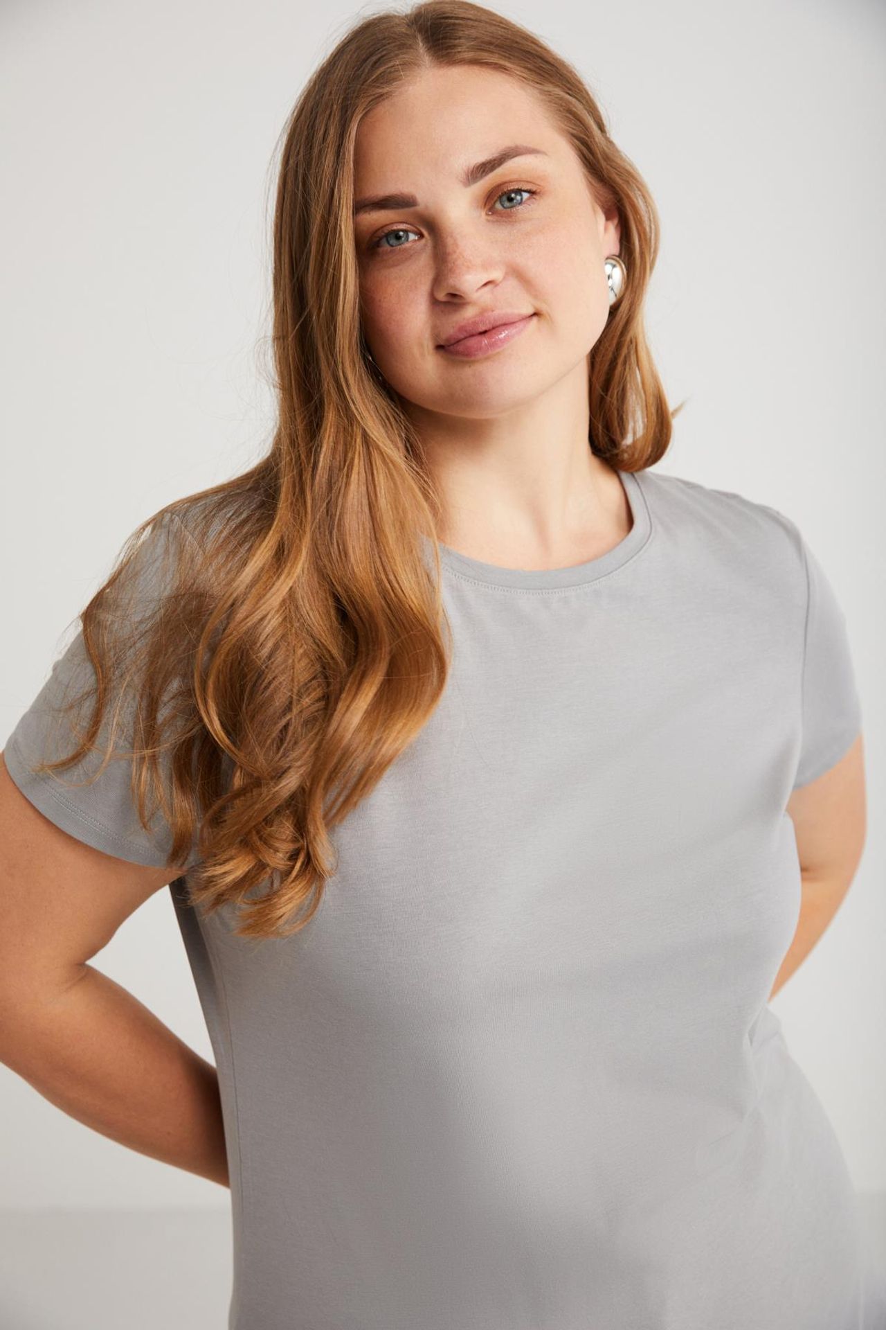 ETHIQUET Short-Sleeve Crew Neck T-Shirt 4