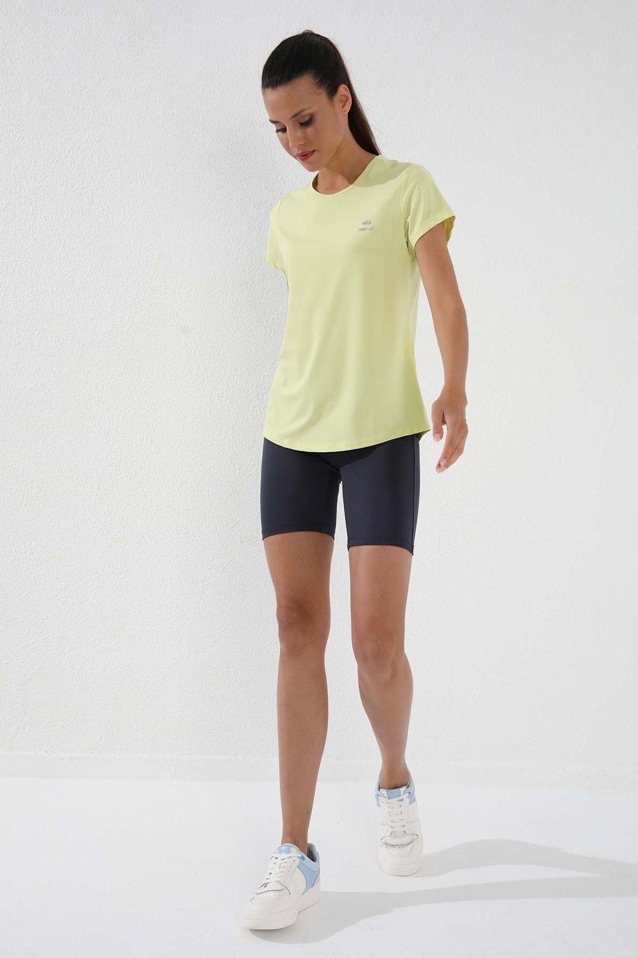 TOMMY Women's Solid Short-Sleeve Crew Neck T-Shirt 4