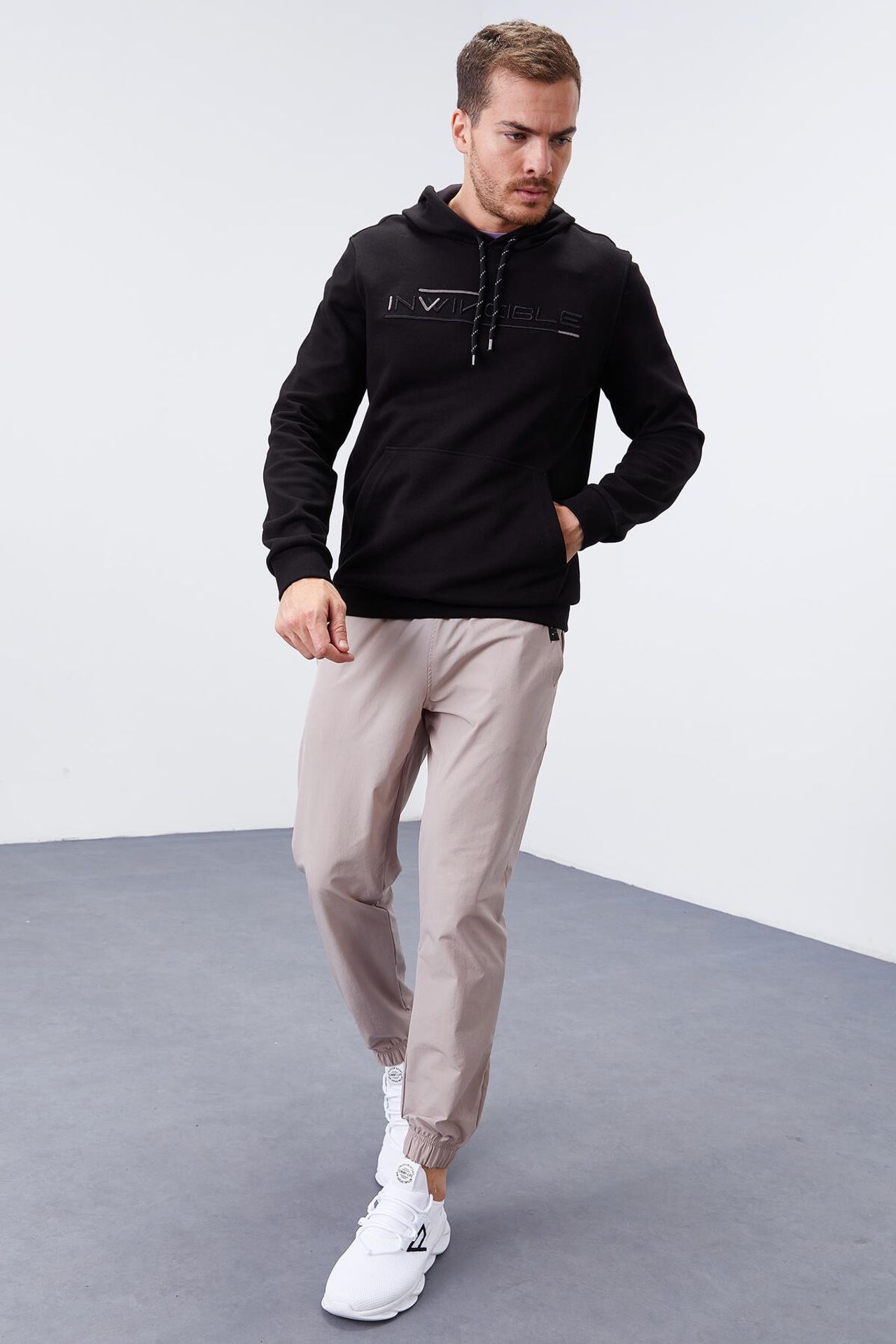 TOMMY Men's Printed Hooded Sweatshirt With Pocket 4