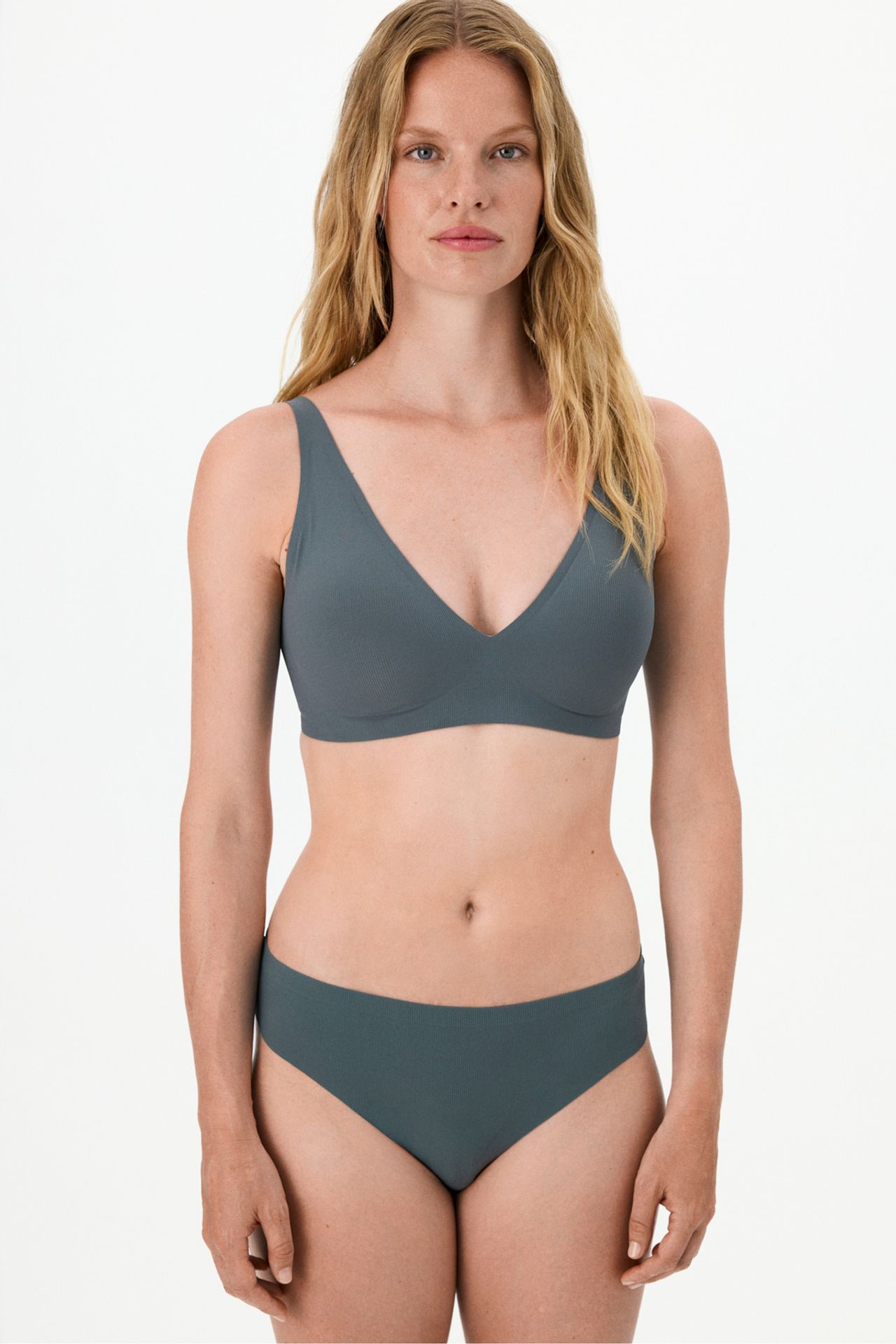 PENTI No-Show Fit Decolette Padded Bra 3