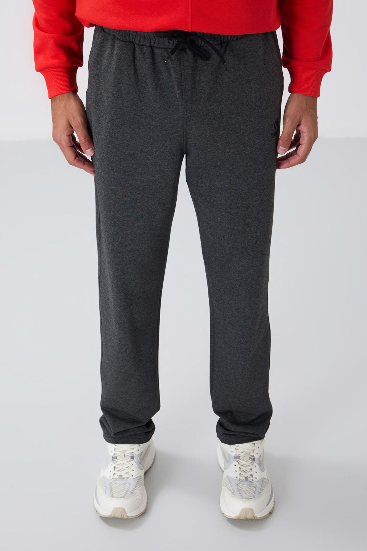TOMMY Men's Regular-Fit Cotton Blend Sweatpants 1