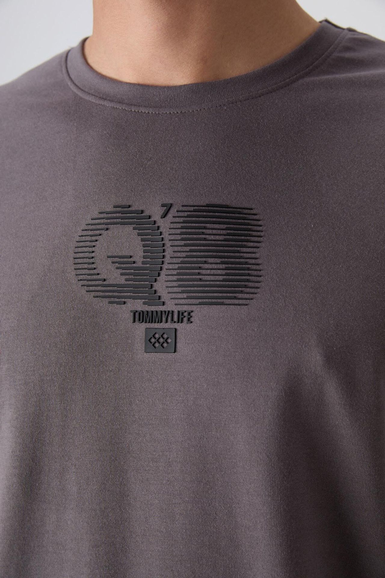 TOMMY Oversized Printed Logo Crew Neck T-Shirt 3