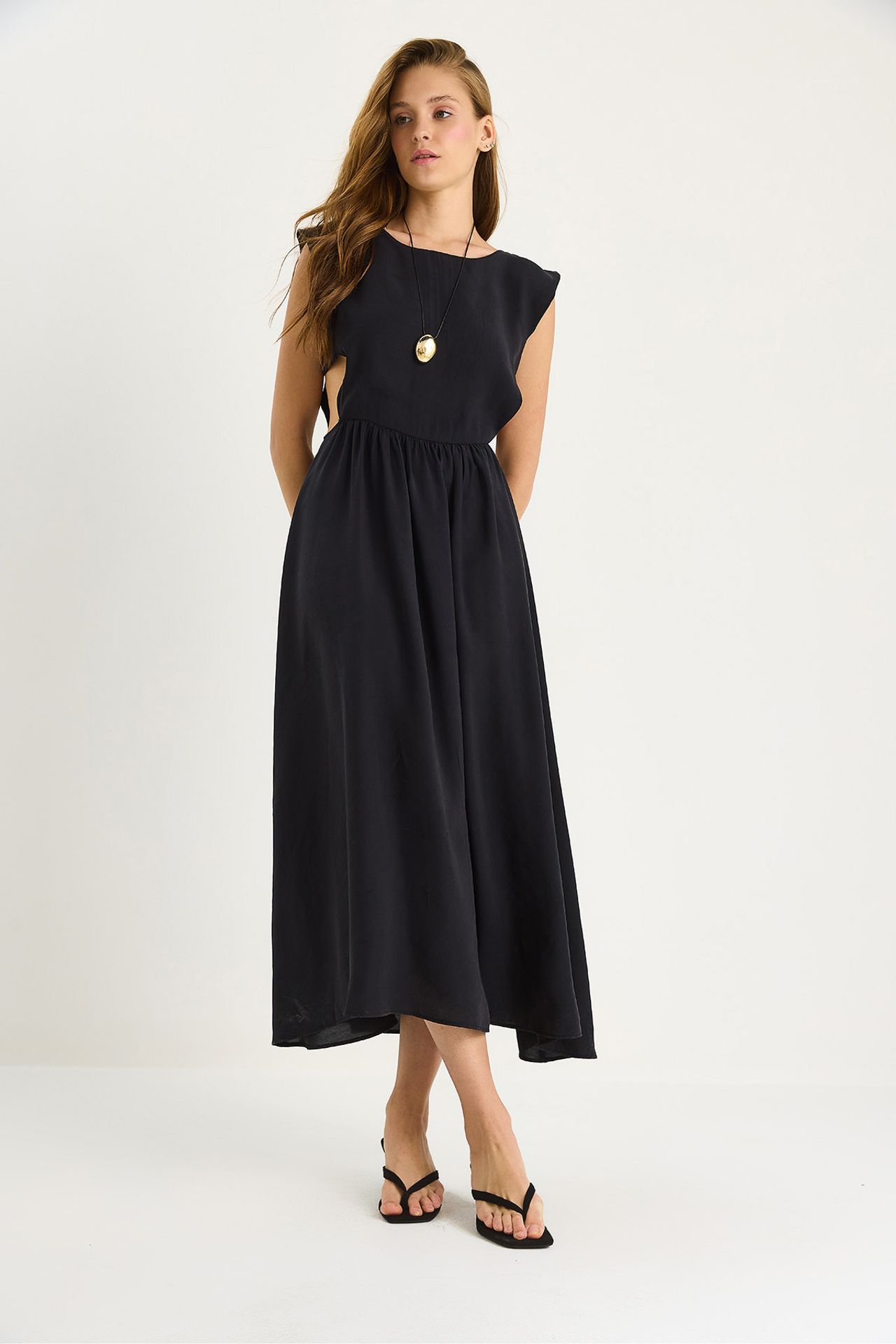 LUCCI Cut Out Detailed Midi Dress 3