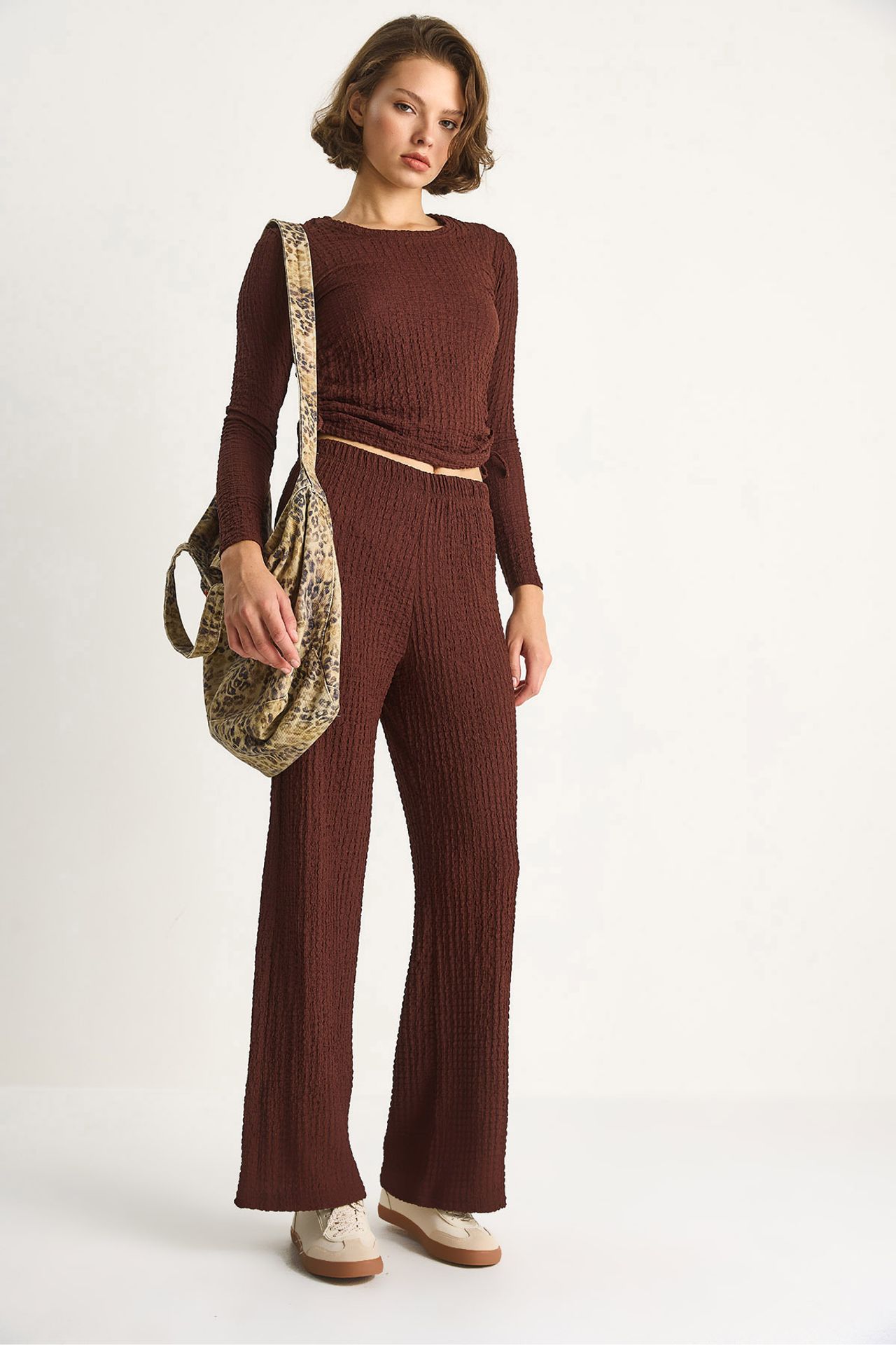 LUCCI Fitted Two-Piece Coord Set with Flared Pants 1
