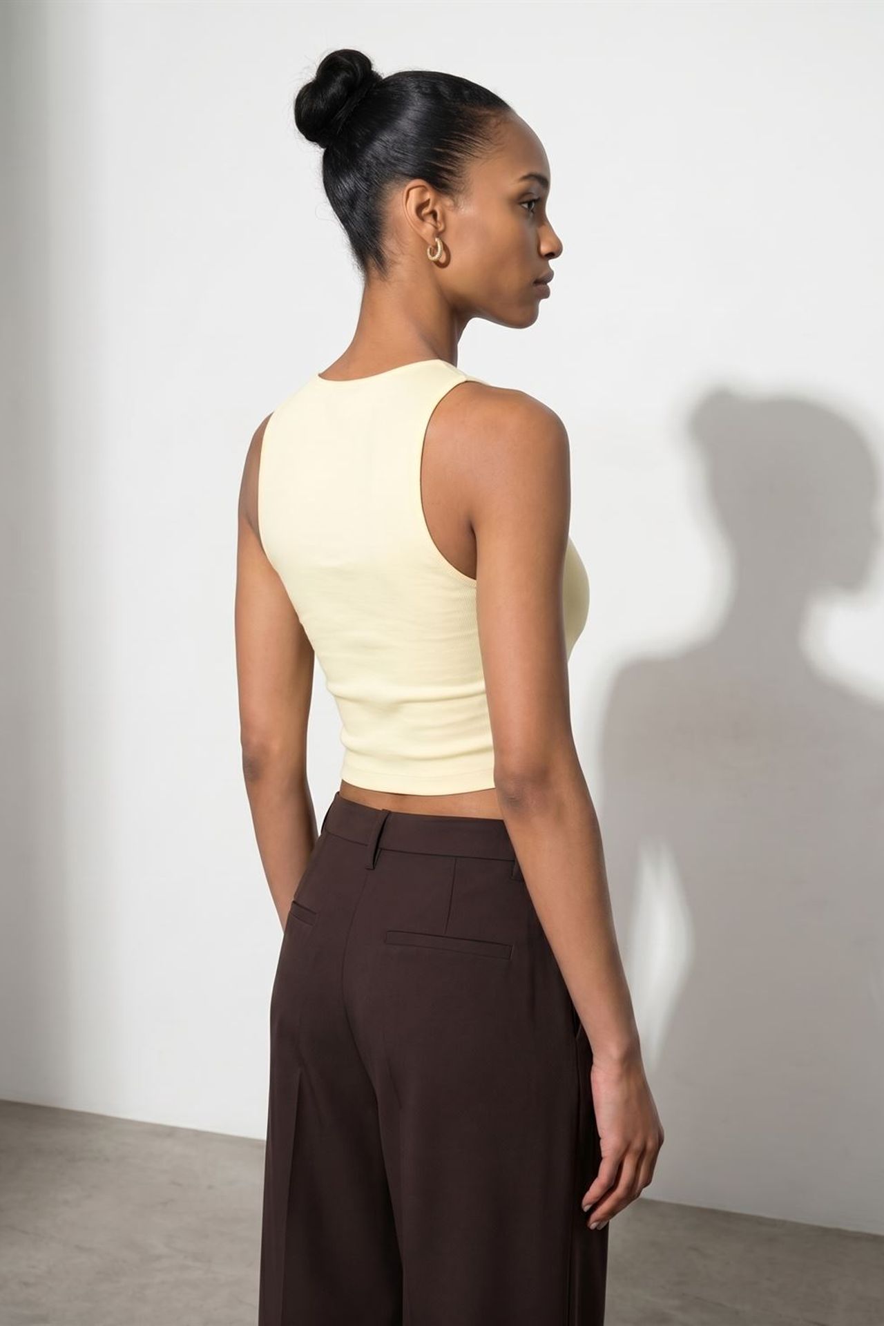 DILVIN Ribbed Sleeveless Crop Blouse 2