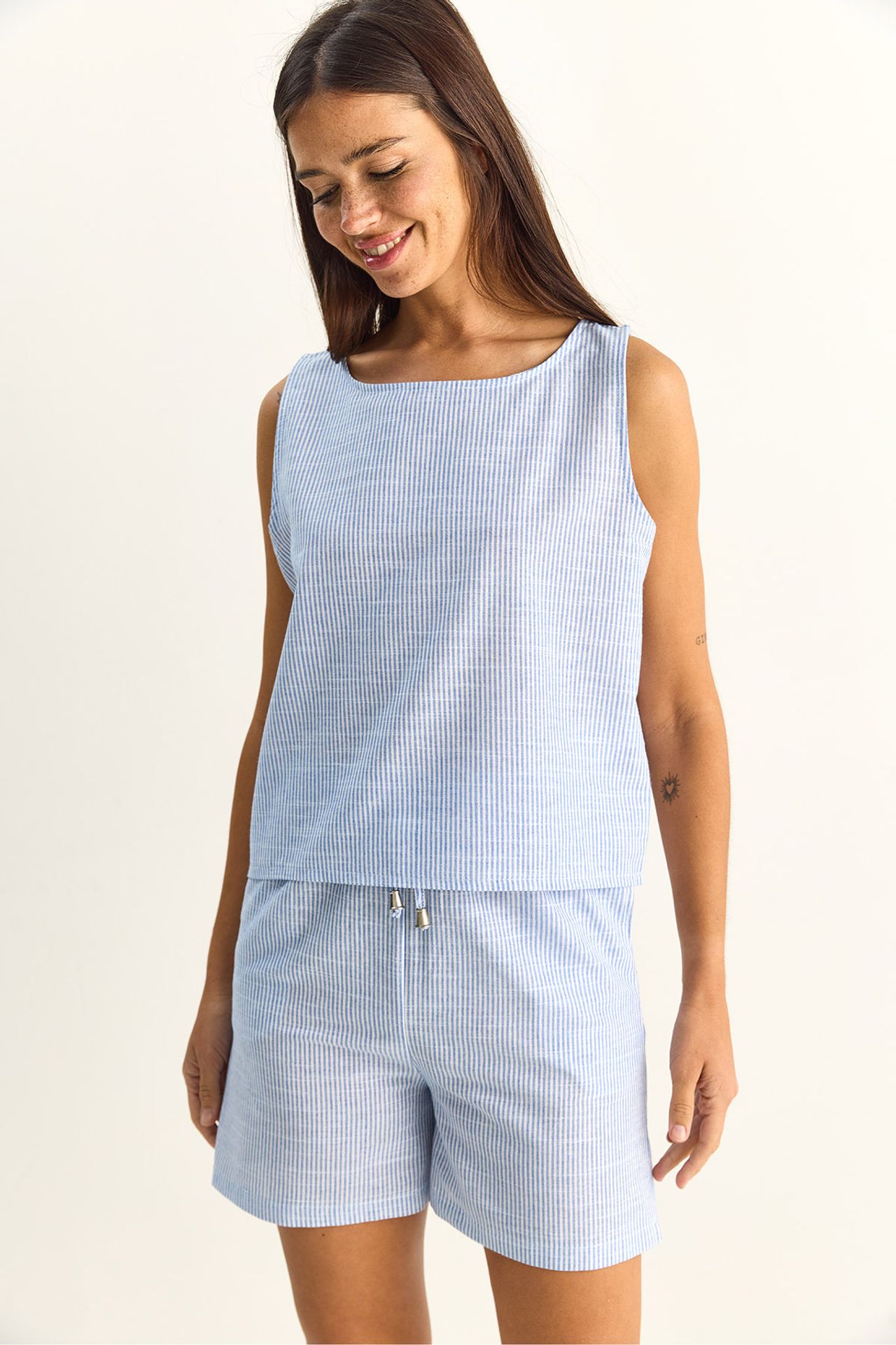 LUCCI Striped Seersucker Blouse And Shorts Set 3