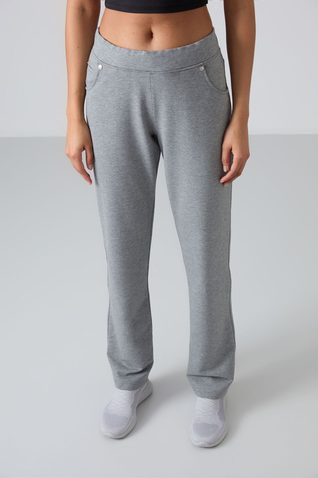 TOMMY Women’s Relaxed Straight-Leg Sweatpants 4