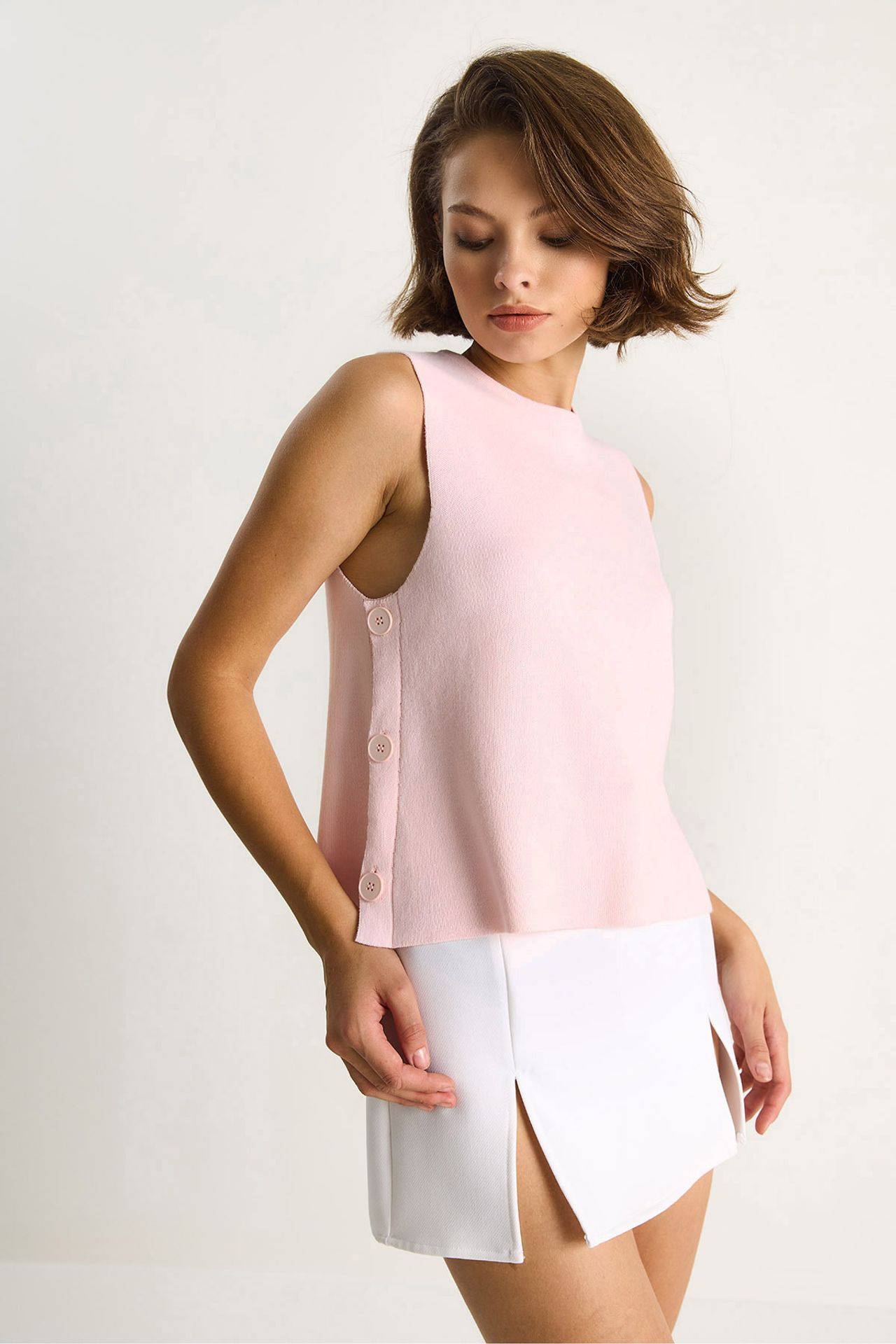 LUCCI Button Detailed Knit Blouse