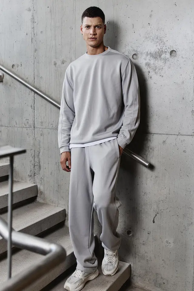 TOMMY Men's Oversized Sweatshirt And Pants Set