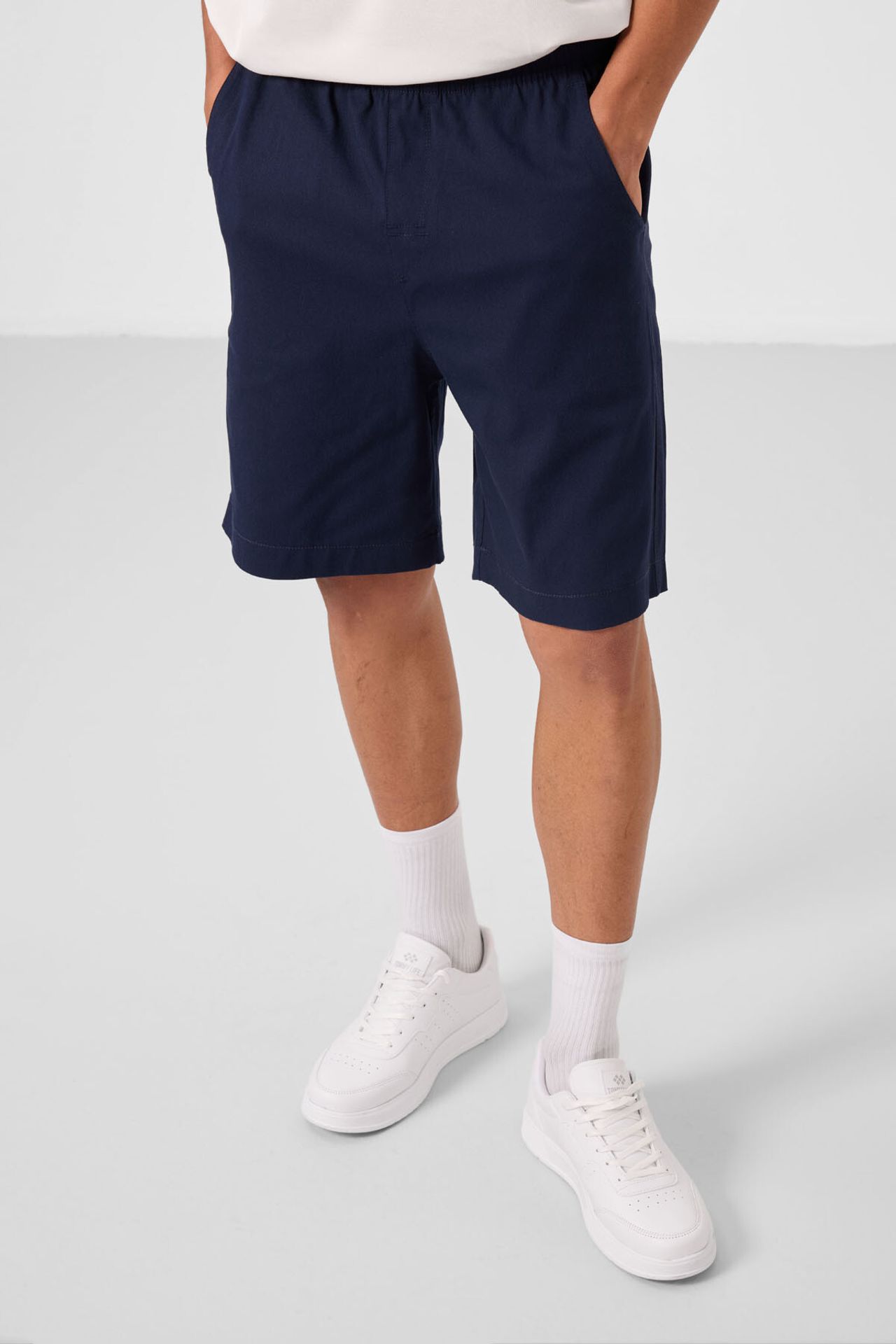 TOMMY Men's Regular Fit Chino Shorts 2