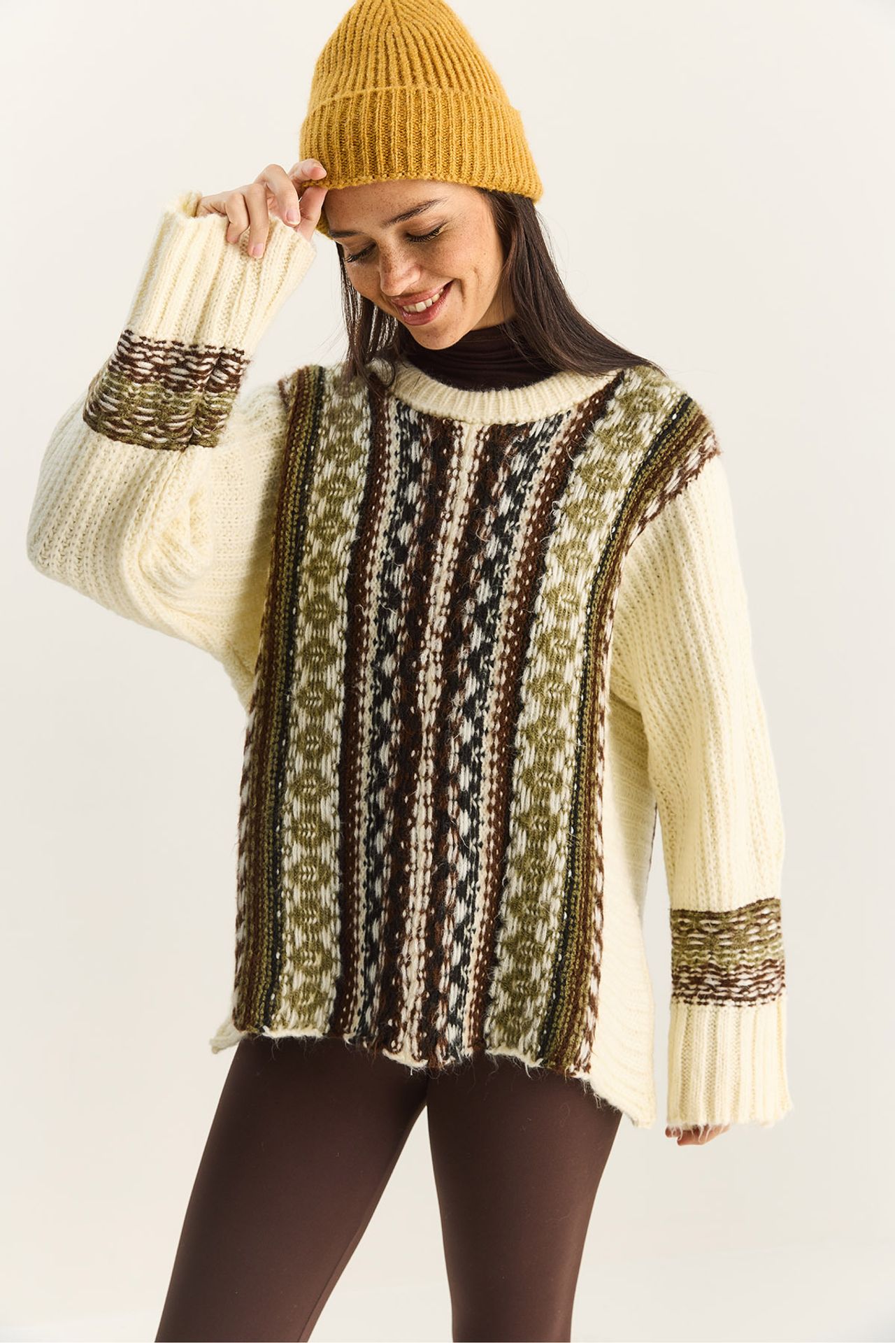 LUCCI Oversized Ethnic Print Knit Sweater 6