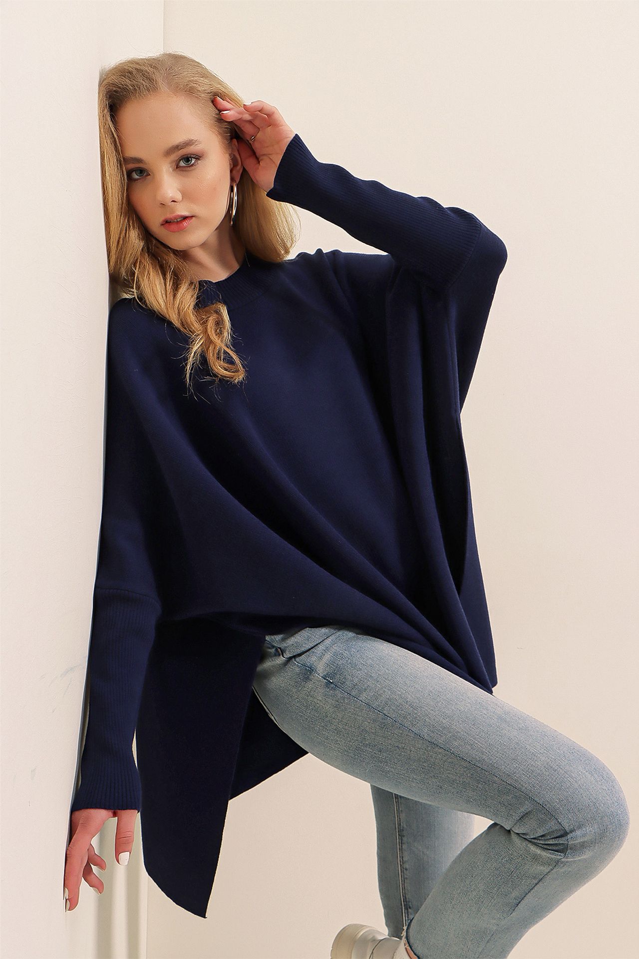 BDART Oversized Acrylic Crew Neck Jumper 5