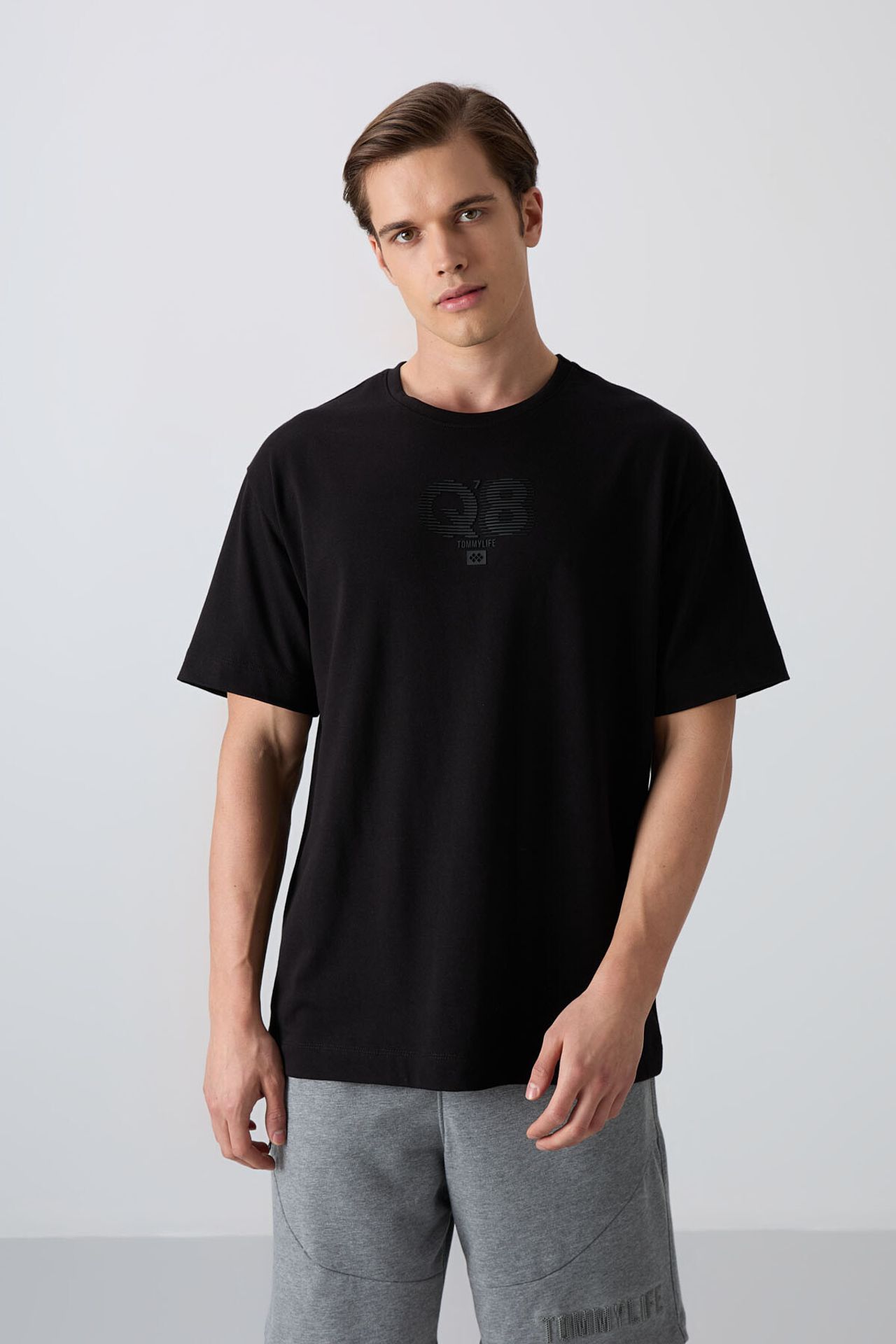 TOMMY Oversized Printed Logo Crew Neck T-Shirt 1