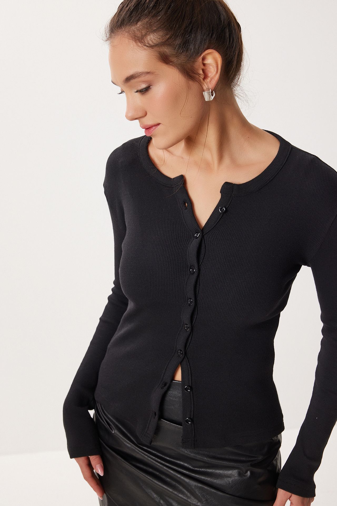 ISTANBUL Slim Fit Ribbed Knit Cardigan 2