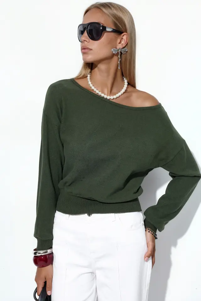 BUSEM Women's Cropped Crew Neck Sweatshirt