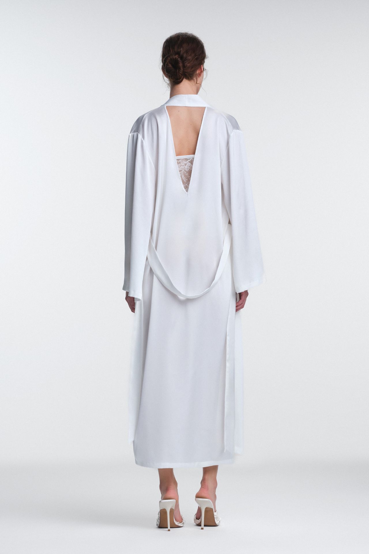 PENTI Scarlett Lace Long Sleeve Robe 4
